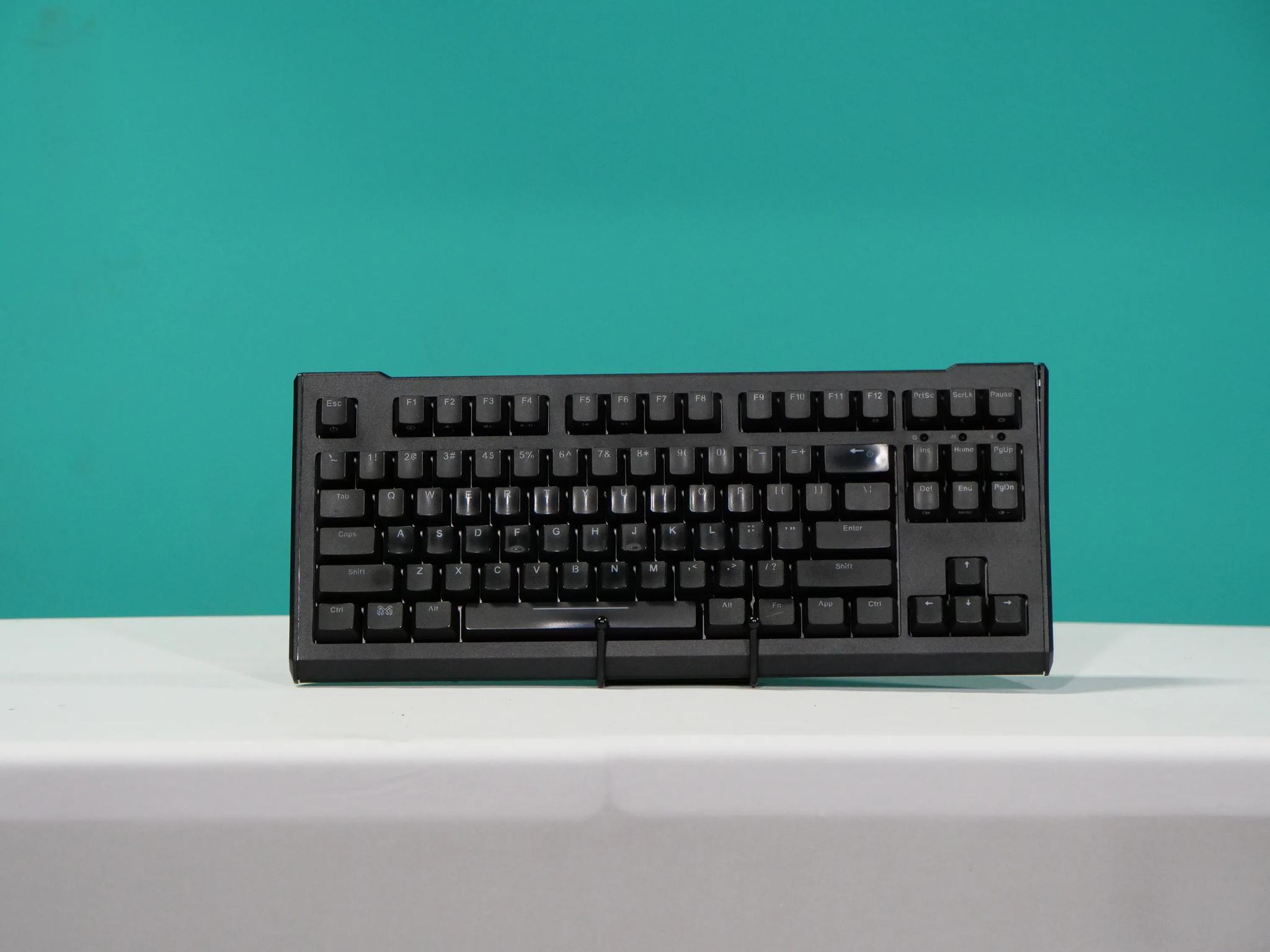 Max Keyboard Blackbird tenkeyless