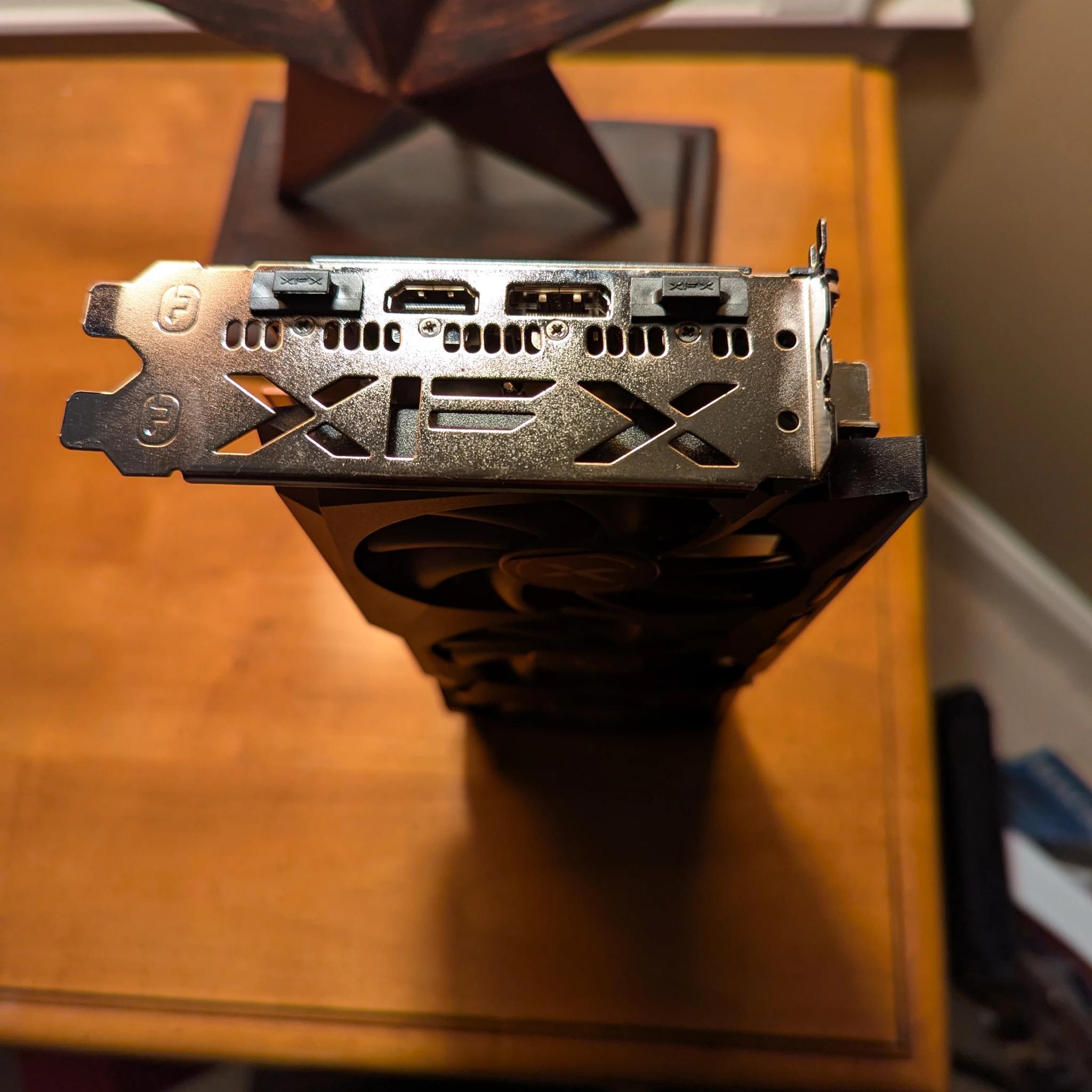 XFX Speedster SWFT309 Radeon RX 6700XT