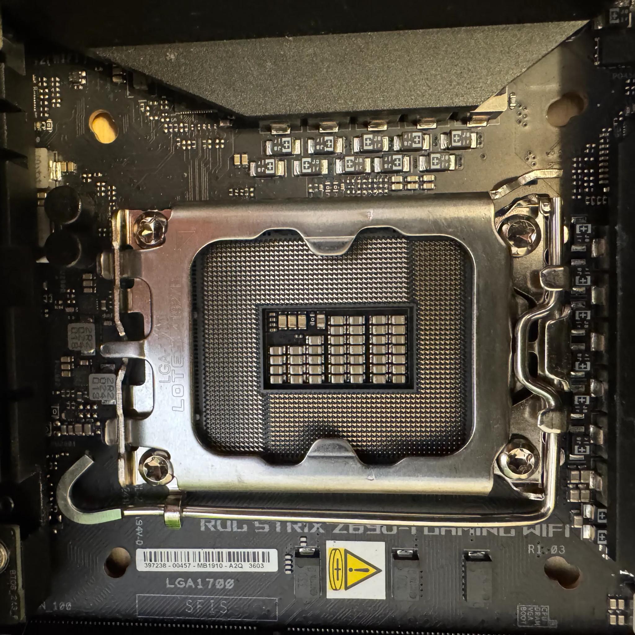 ASUS ROG STRIX Z690-I Gaming WIFI Motherboard