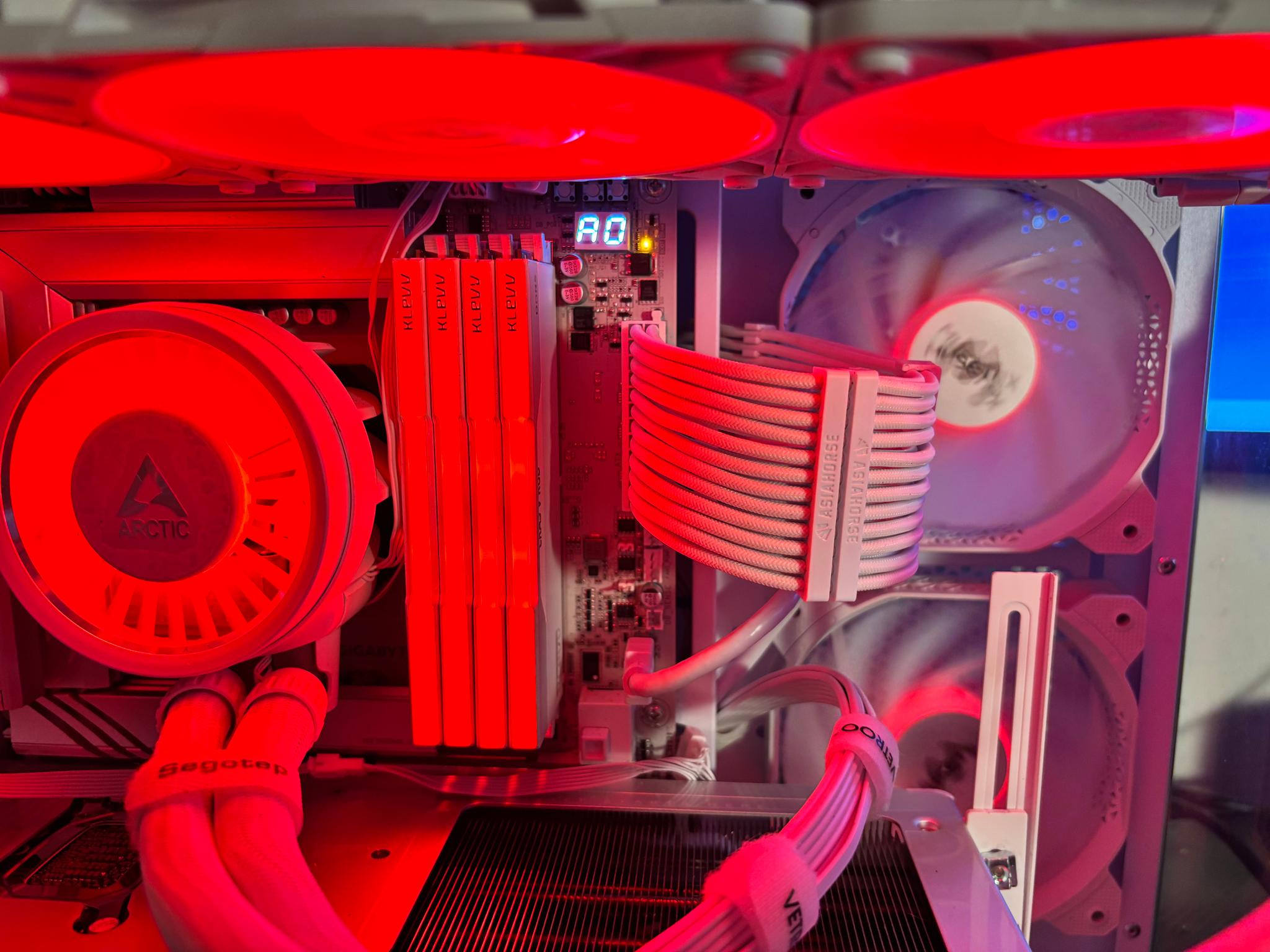 Darma-Engine-03 all white I7 Ultra 64gig KLEVV Ram, RTX5070 12 gig Vram PSU 850W