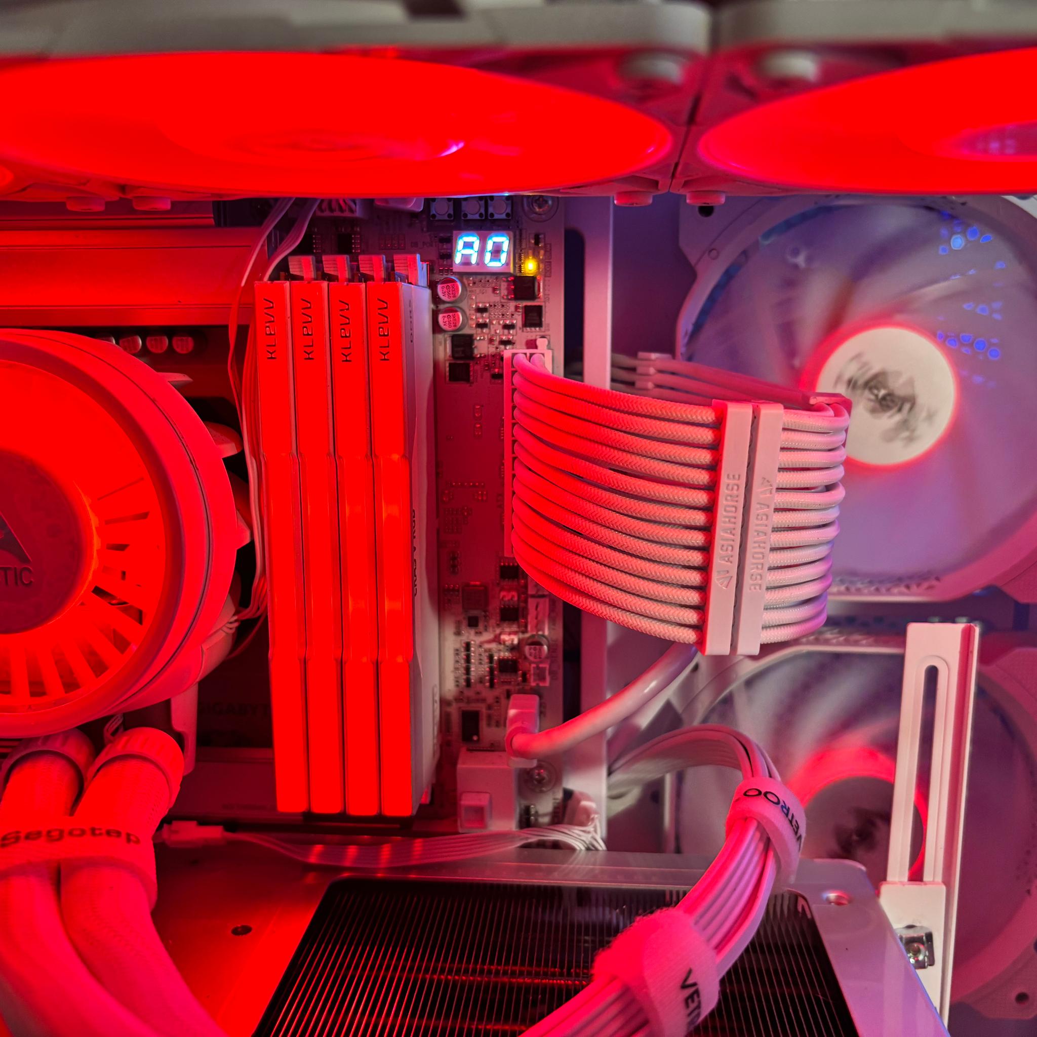 Darma-Engine-03 all white I7 Ultra 64gig KLEVV Ram, RTX5070 12 gig Vram PSU 850W