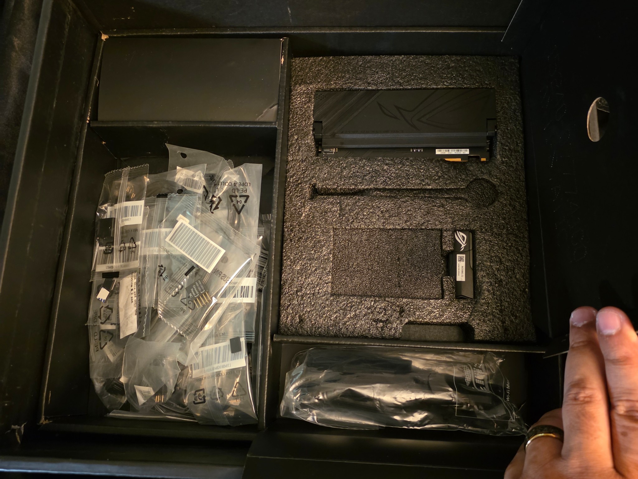 Rog maximus z890 extreme + 265K + 500 GB NMVE