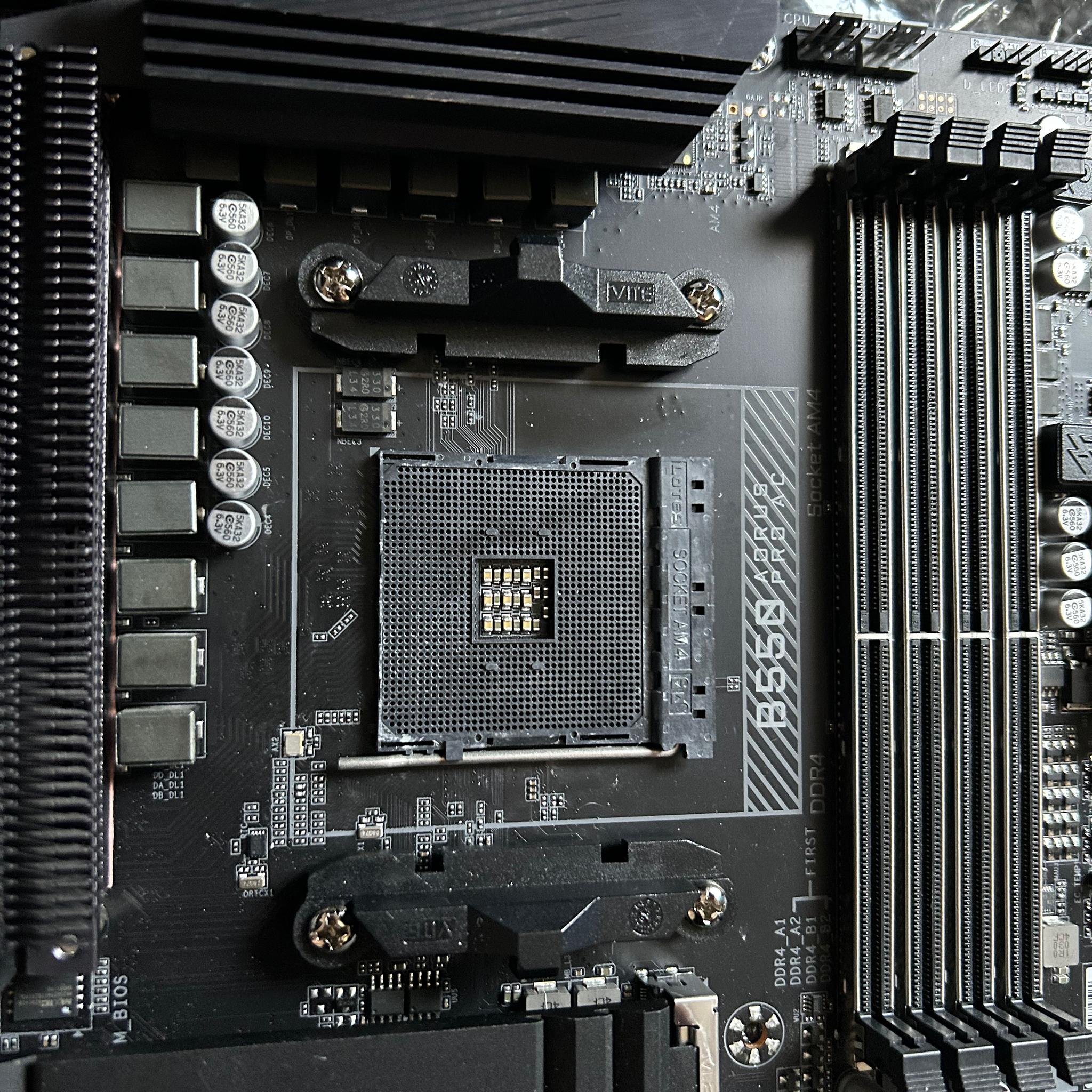 Gigabyte Aorus B550 Pro AC (USED)