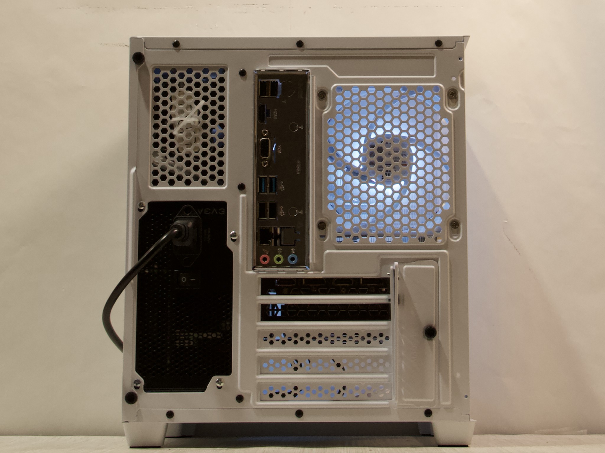 RTX 3070, Ryzen 5 5600, 16GB DDR4, 1TB NVMe SSD, WiFi, Windows 11 Pro - Gaming PC