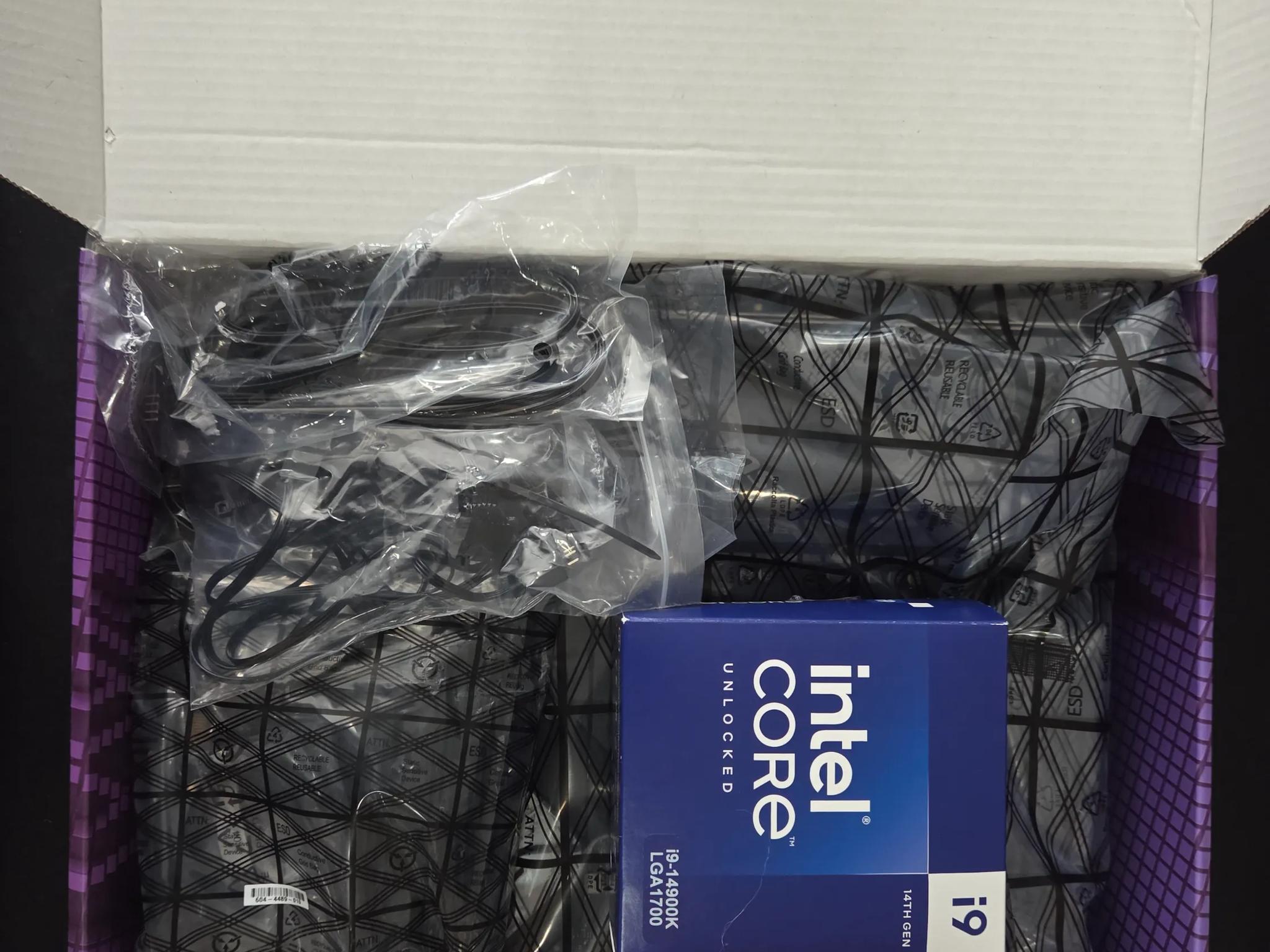 MSI Carbon Wifi 2 Z790 / i9 14900K Combo ( Like New )