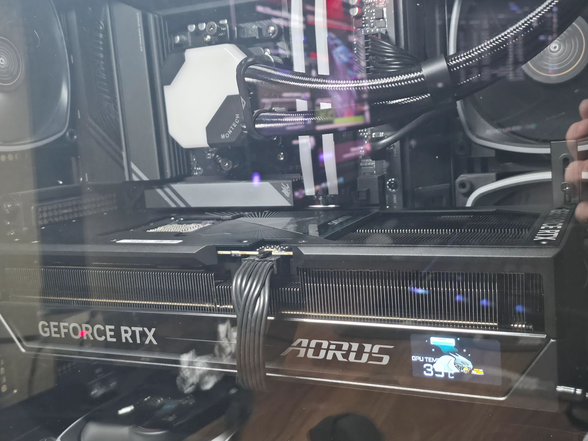 GIGABYTE AORUS GeForce RTX 5090 MASTER 32G Lightly used