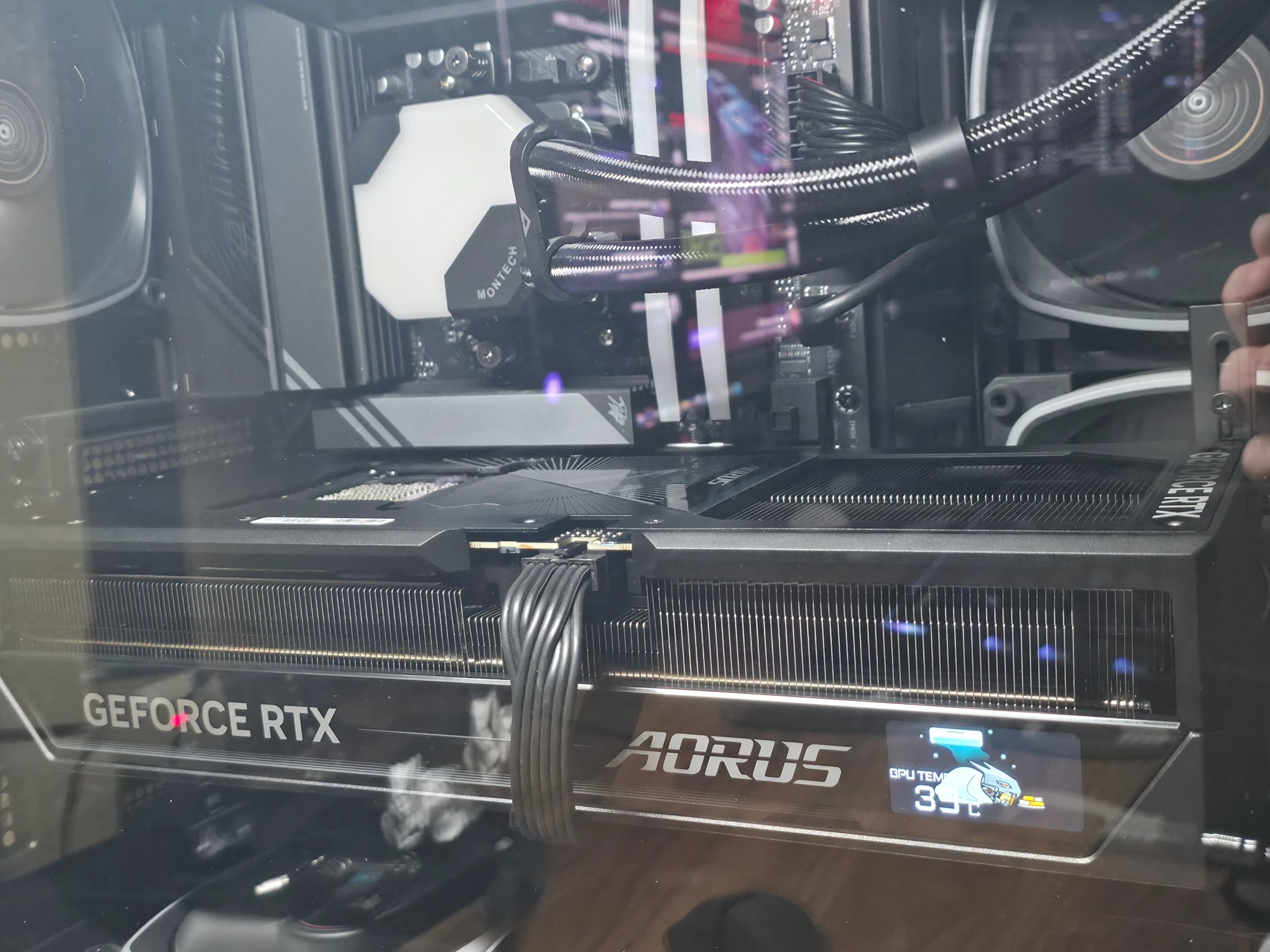 GIGABYTE AORUS GeForce RTX 5090 MASTER 32G Lightly used