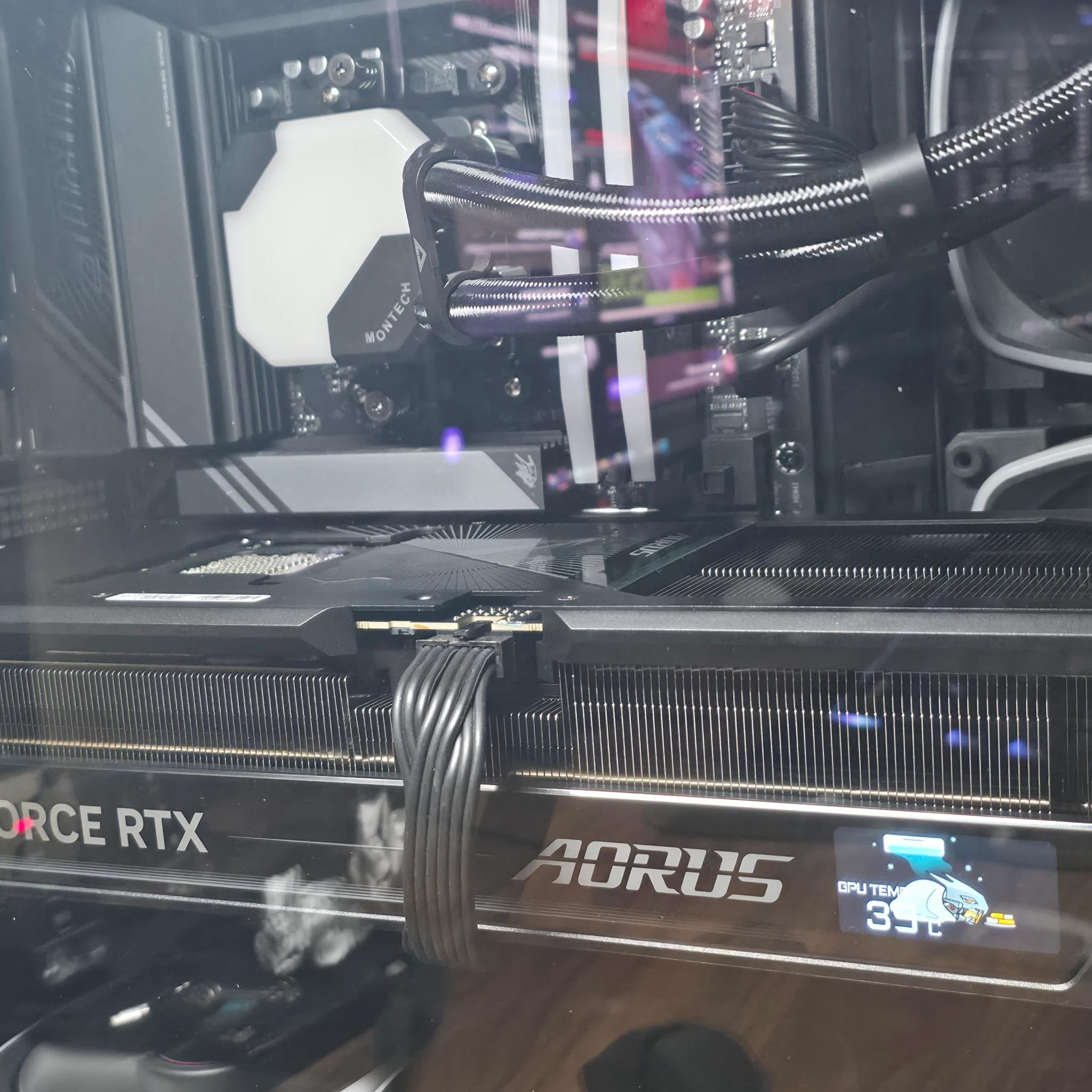 GIGABYTE AORUS GeForce RTX 5090 MASTER 32G Lightly used