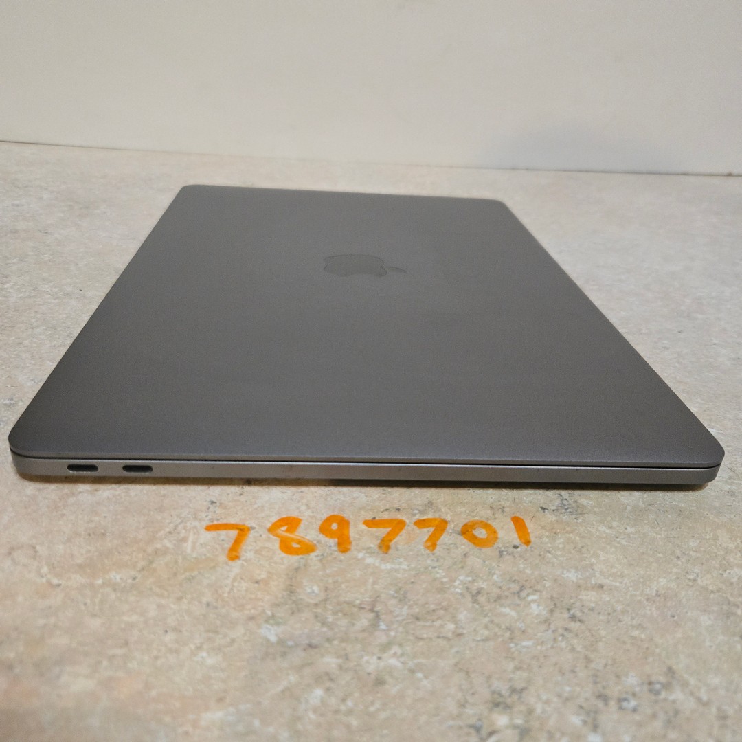 Apple Macbook Pro 13 Inch Laptop - 2017 - intel i5 - 128GB SSD