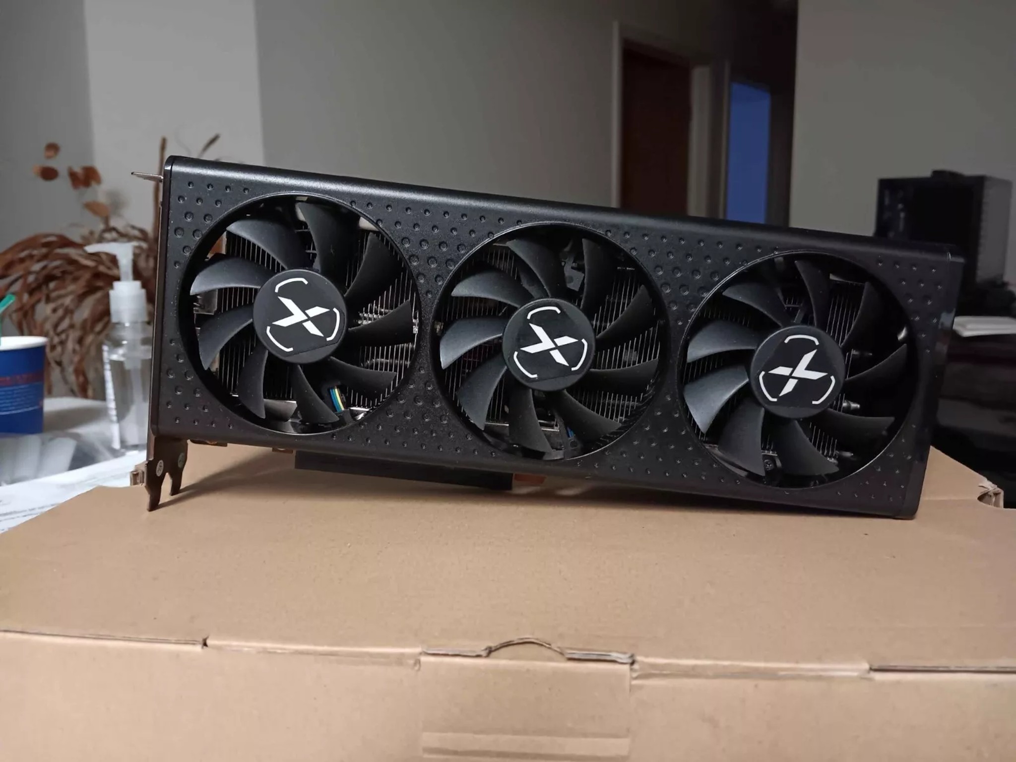 XFX Speedster QICK 308 AMD Radeon RX 6600 XT 8GB GDDR6 Graphics Card