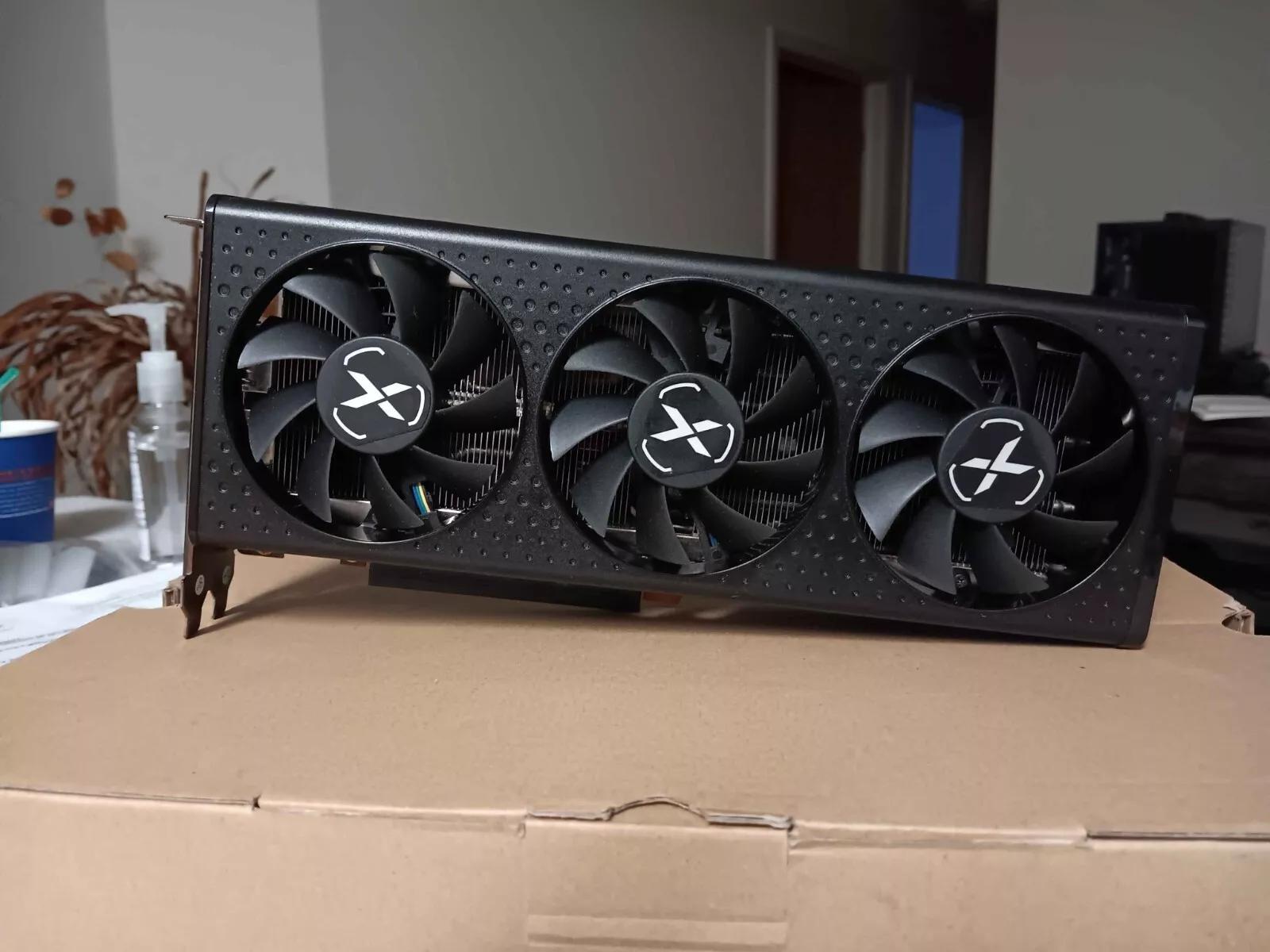 XFX Speedster QICK 308 AMD Radeon RX 6600 XT 8GB GDDR6 Graphics Card