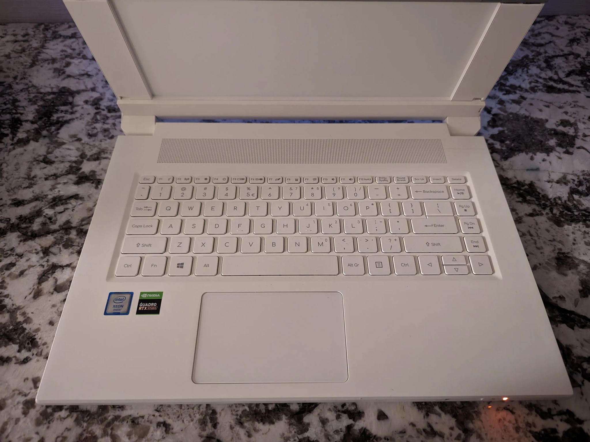 Acer ConceptD 7 Ezel Pro - Xeon W-10885M, 32GB RAM, Quadro RTX 5000, 4K Touch + Stylus, 2x 1TB NVME