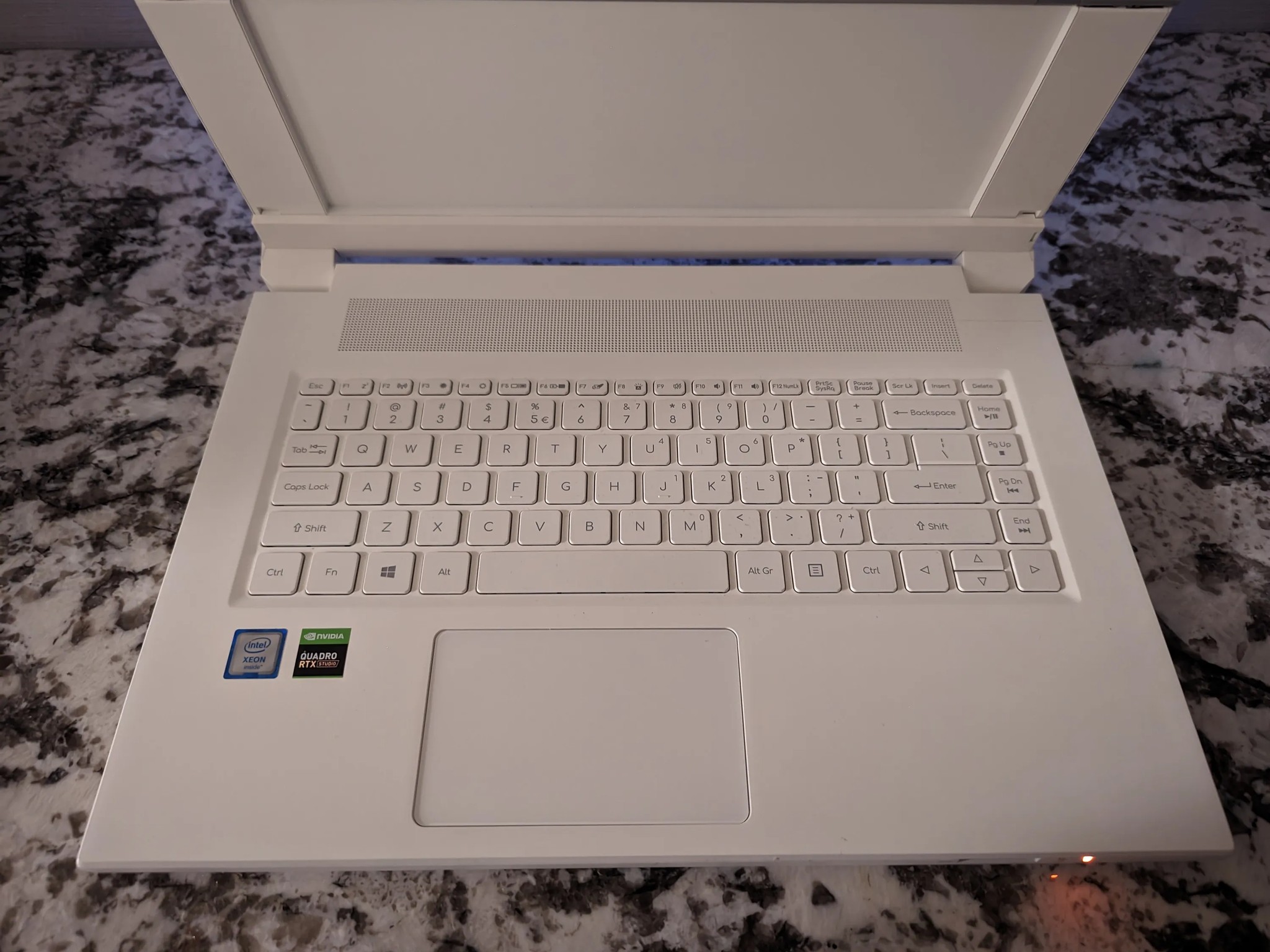 Acer ConceptD 7 Ezel Pro - Xeon W-10885M, 32GB RAM, Quadro RTX 5000, 4K Touch + Stylus, 2x 1TB NVME