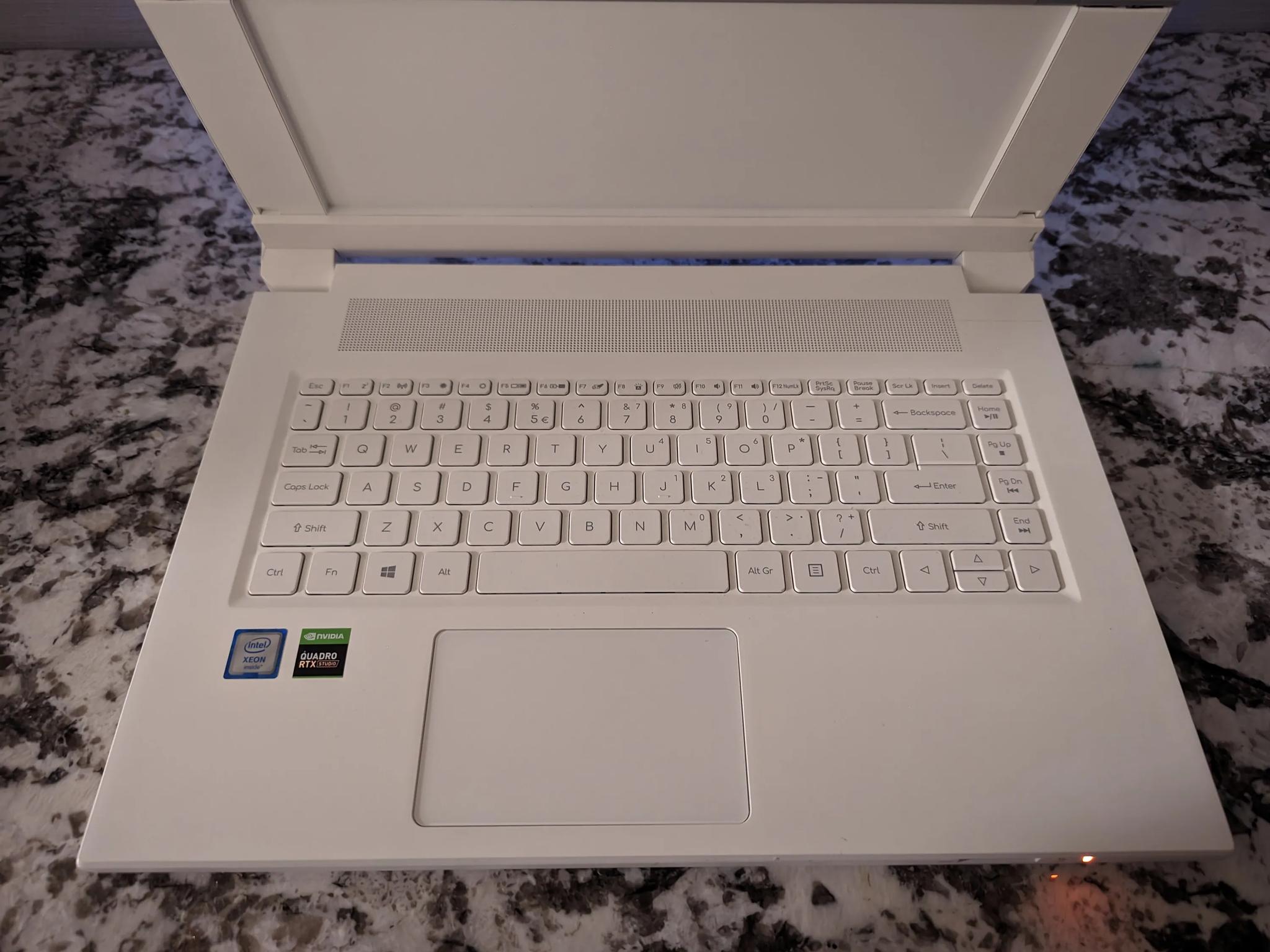 Acer ConceptD 7 Ezel Pro - Xeon W-10885M, 32GB RAM, Quadro RTX 5000, 4K Touch + Stylus, 2x 1TB NVME
