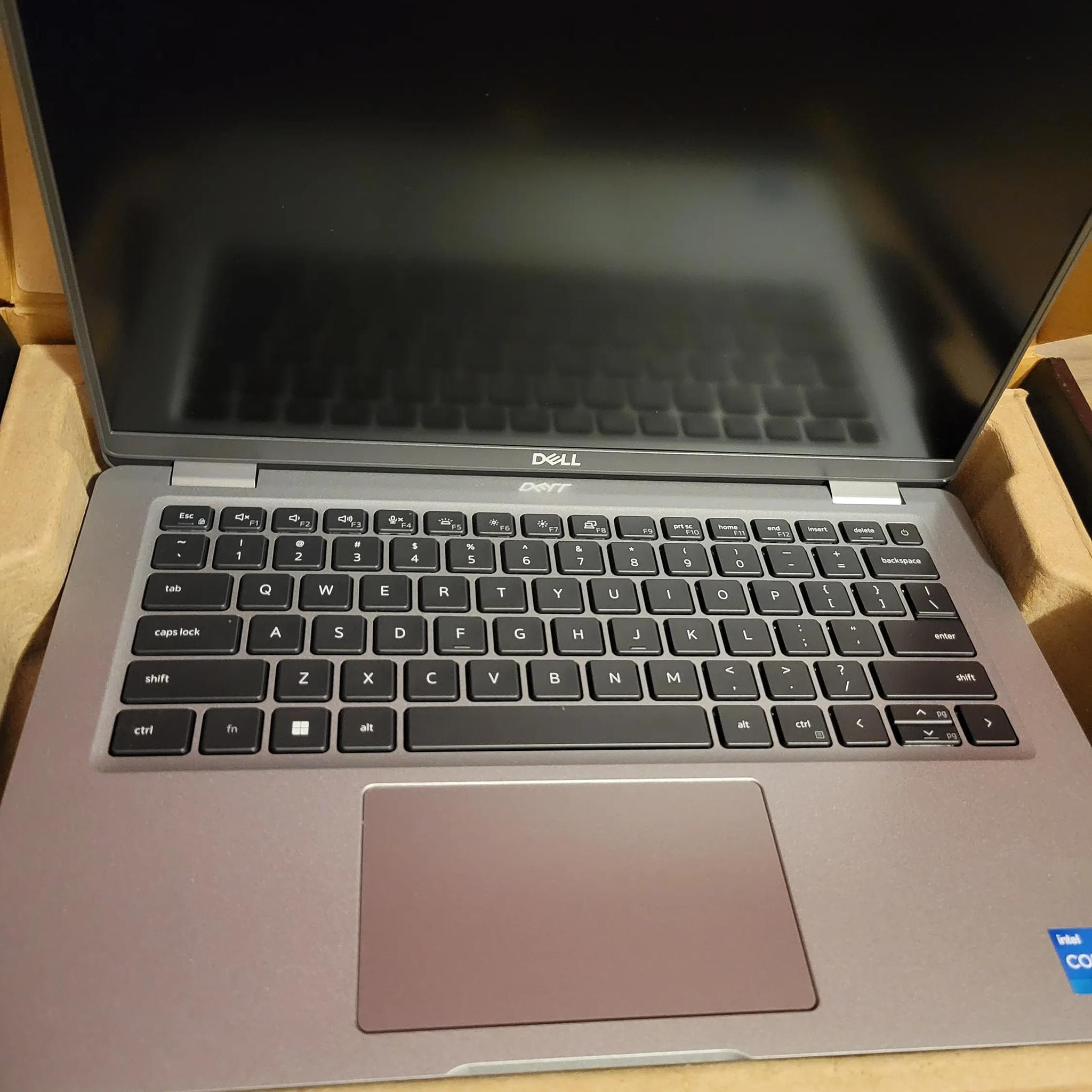 Dell Latitude 5430 14" (256 GB SSD, i5 12th Gen, 1.30 GHz, 8 GB RAM) - Gray
