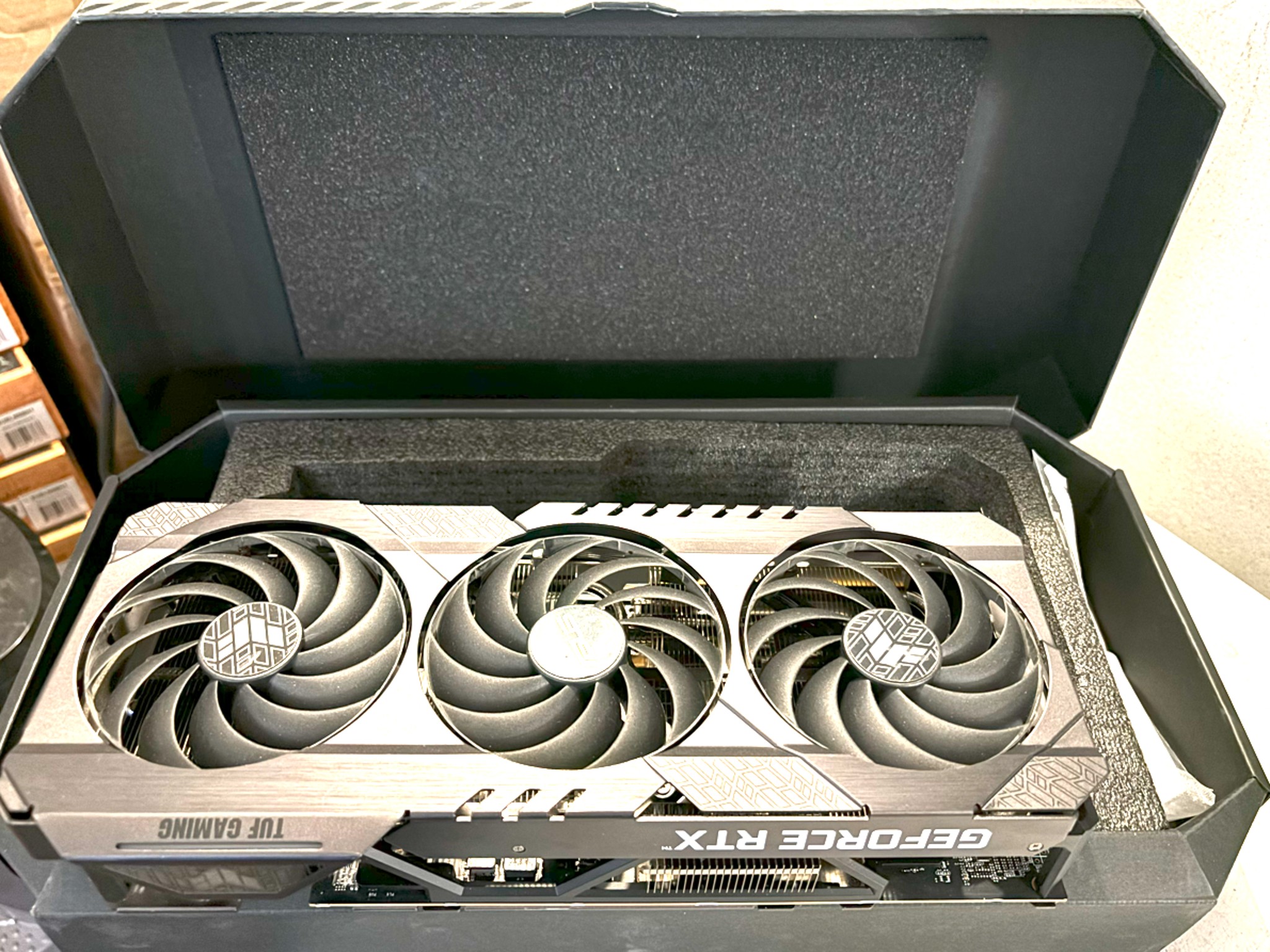 RTX 4090 ASUS TUF RTX 4090 like new