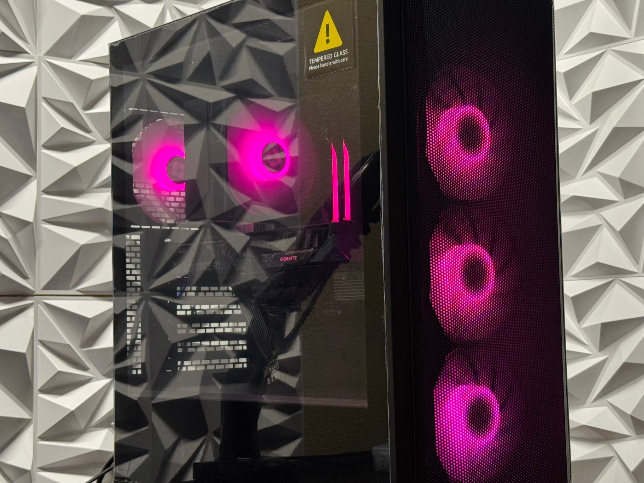 RTX 5060 Ti / Ryzen 5 9600x / 32GB DDR5 / 1TB SSD / RGB / Gaming / Streaming / Creator pc