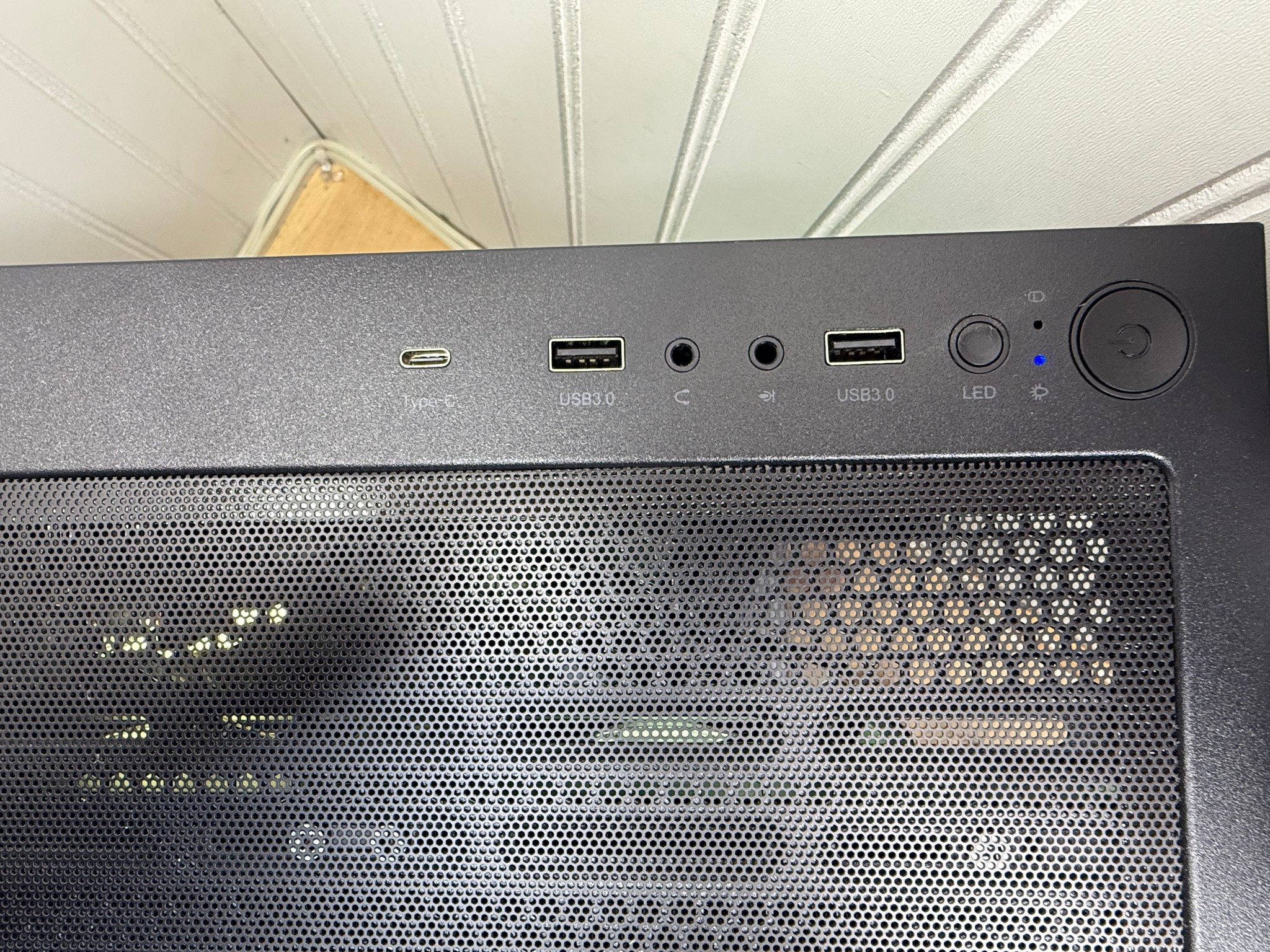 BLACK FRIDAY WEEK 1 DARK FORCE 13700kf/5070/32g ddr5/2TB NVME+2TB SSD/750watt psu/240mm AIO