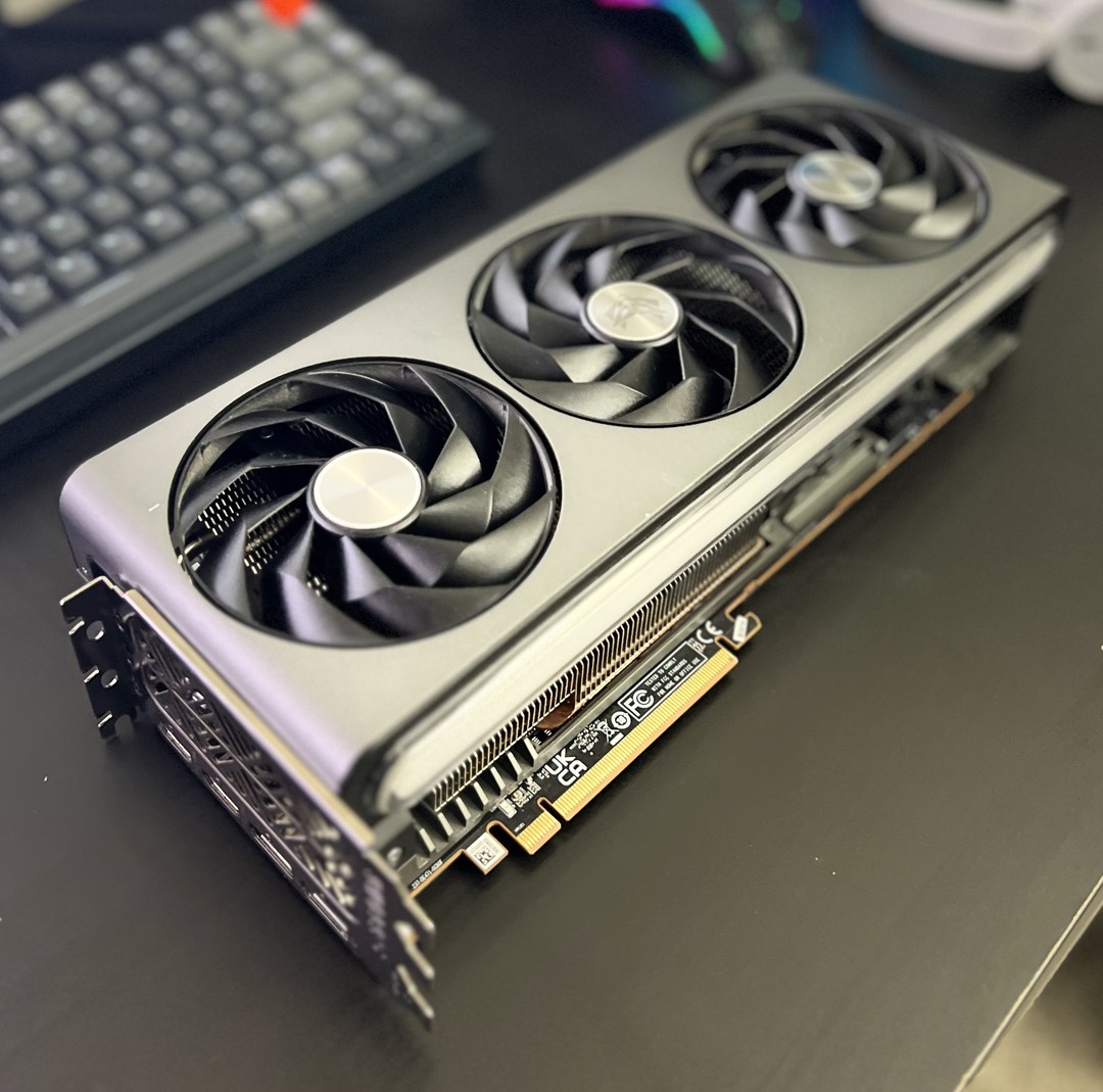 AMD Radeon RX 7900 XTX: Sapphire Nitro+ 24GB Vapor -X Edition | Jawa
