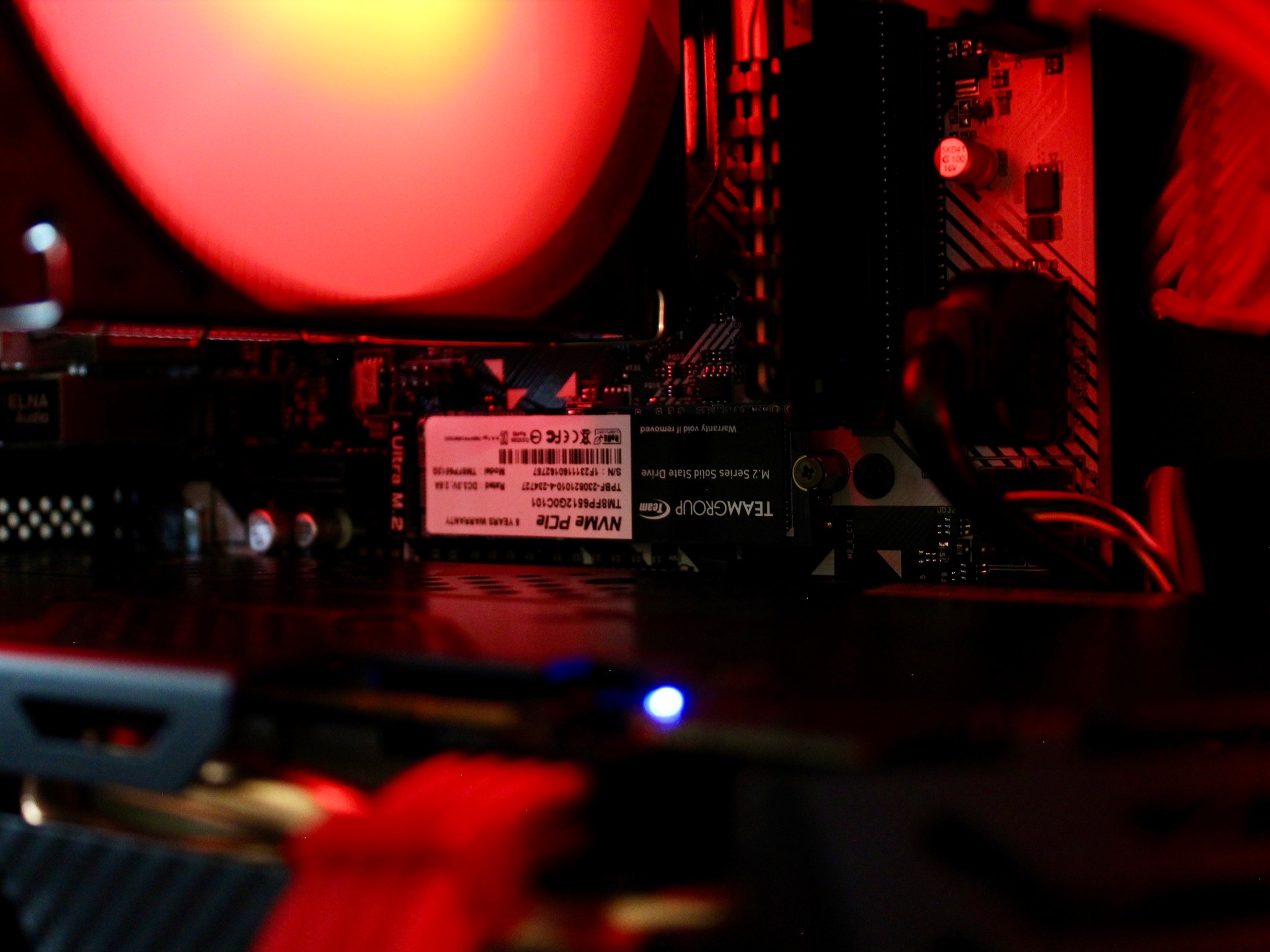 Dark Crimson! Awesome Gaming PC | Ryzen 5 2600 | XFX 580 8GB | 16GB DDR4 | 512GB M.2 | W11 + WiFi |