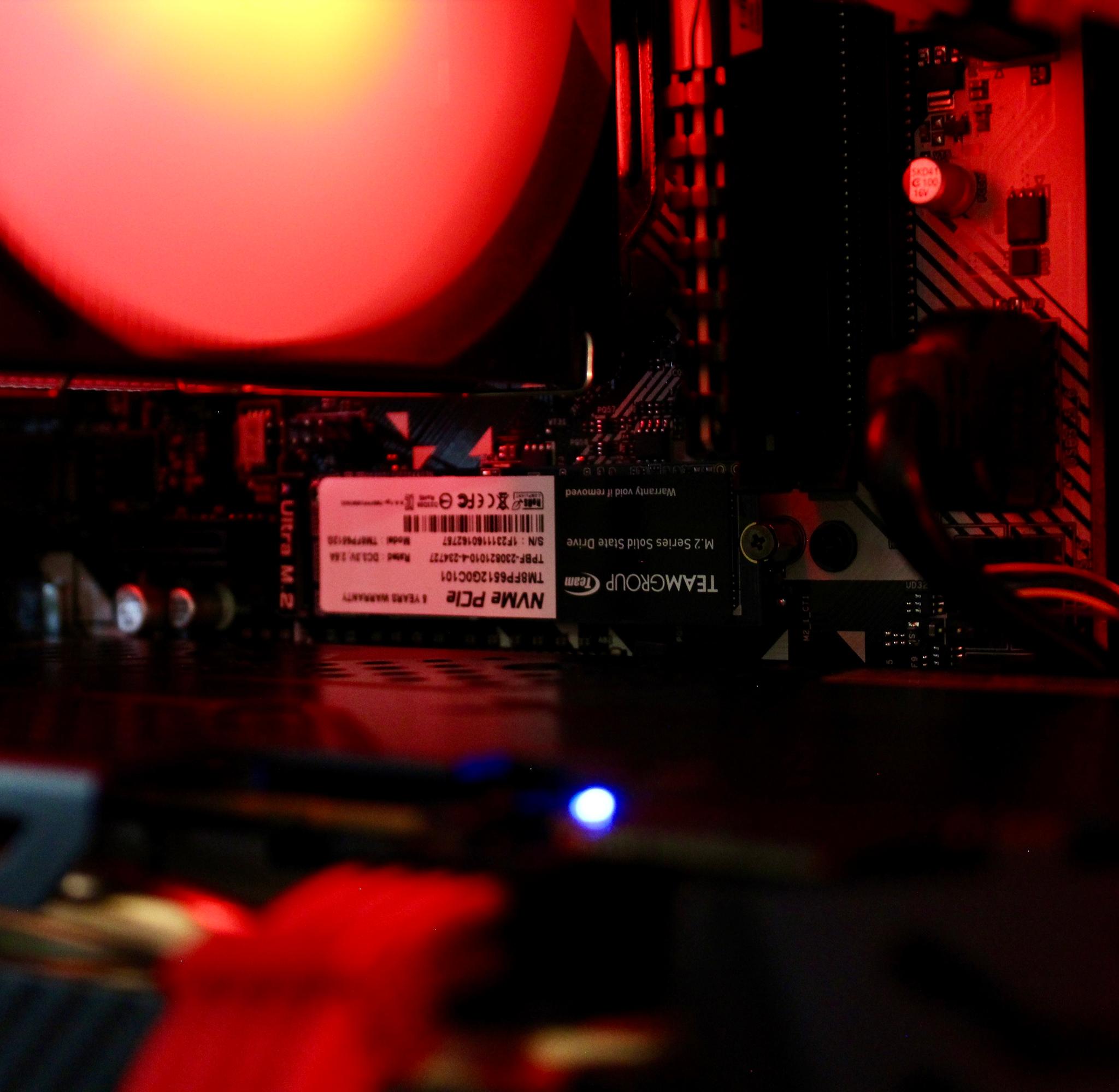 Dark Crimson! Awesome Gaming PC | Ryzen 5 2600 | XFX 580 8GB | 16GB DDR4 | 512GB M.2 | W11 + WiFi |