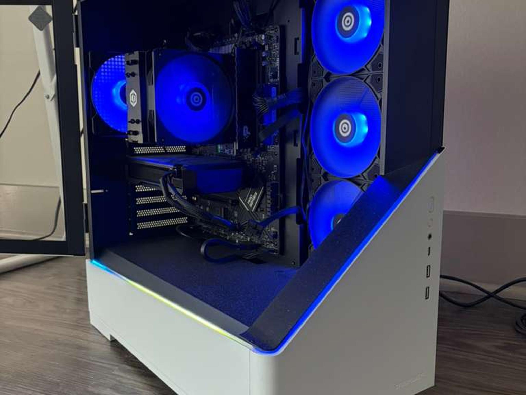 CyberPowerPC - AMD Ryzen 7 8700F - 16GB Memory - AMD Radeon RX 7600 8GB - 1TB PCIe 4.0 SSD - White