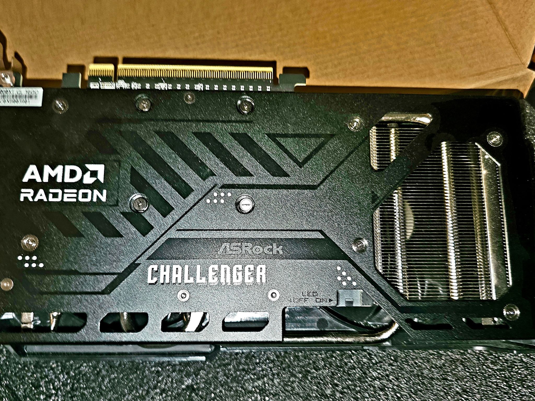 ASRock Challenger RX 9060XT
