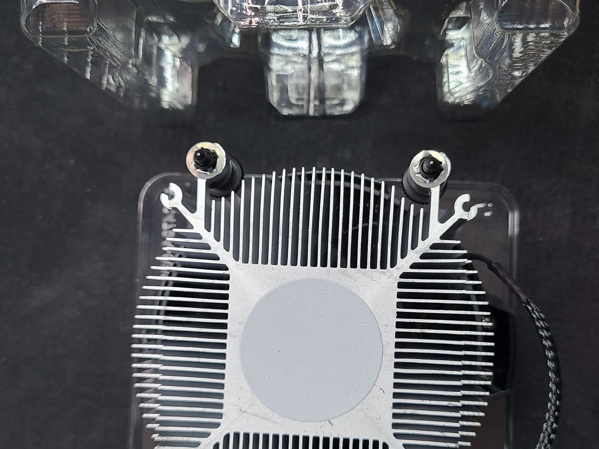AMD Wraith Stealth Socket AM4 4-Pin Connector CPU Cooler with Aluminum Heatsink NIB