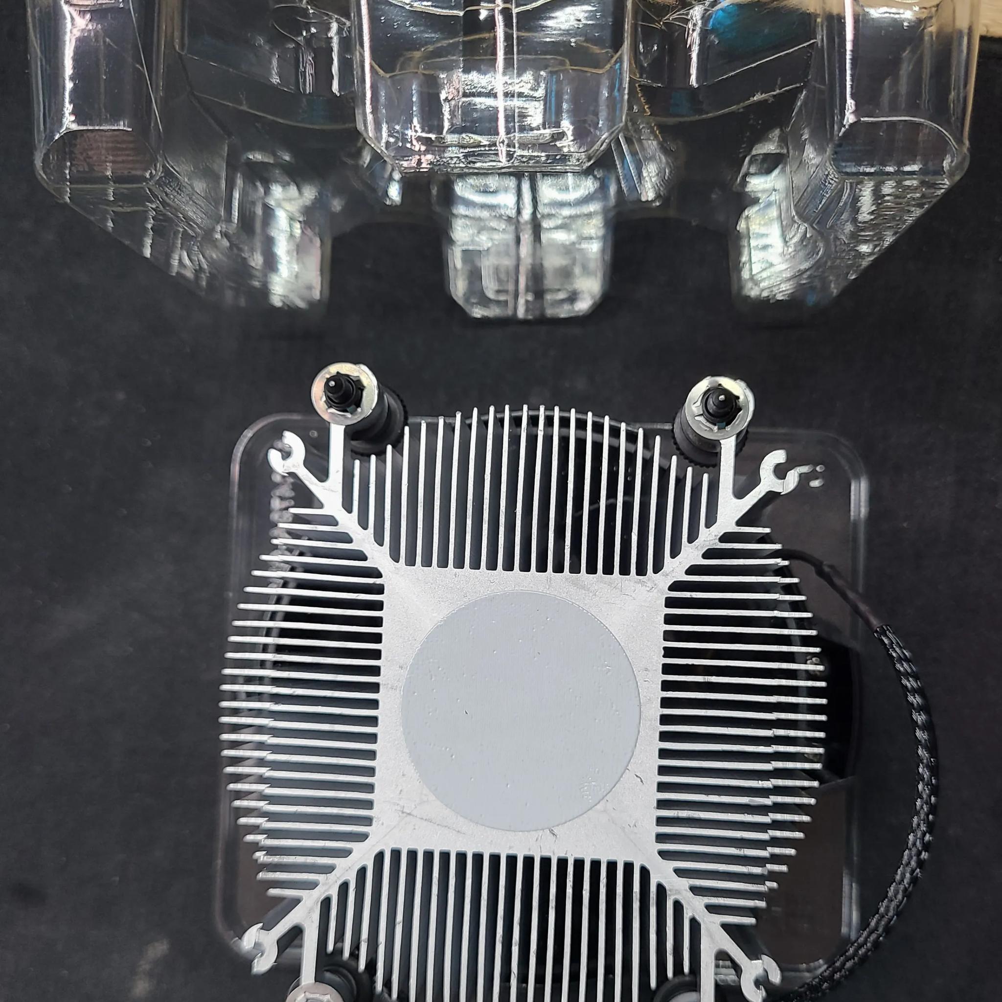 AMD Wraith Stealth Socket AM4 4-Pin Connector CPU Cooler with Aluminum Heatsink NIB