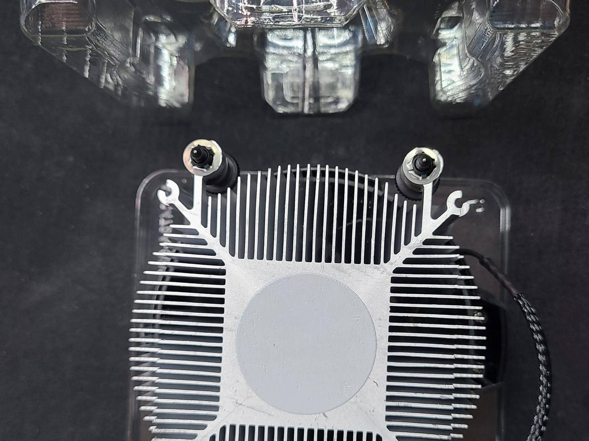 AMD Wraith Stealth Socket AM4 4-Pin Connector CPU Cooler with Aluminum Heatsink NIB