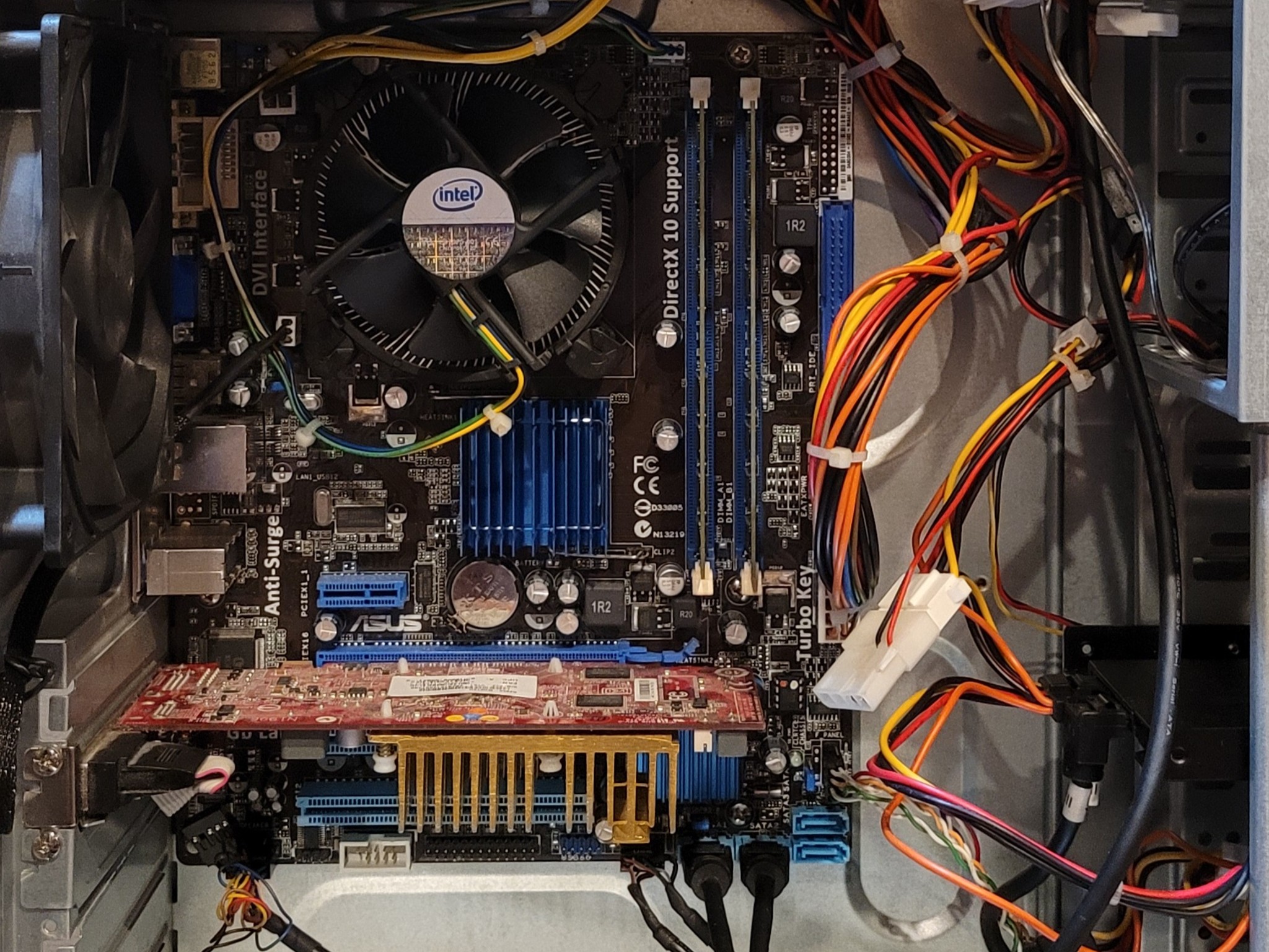 Cooler Master Elite 350 | Pentium E5700 3 GHZ | 4GB RAM | 240 GB SSD | HD 4350 | 2000s Retro Gaming