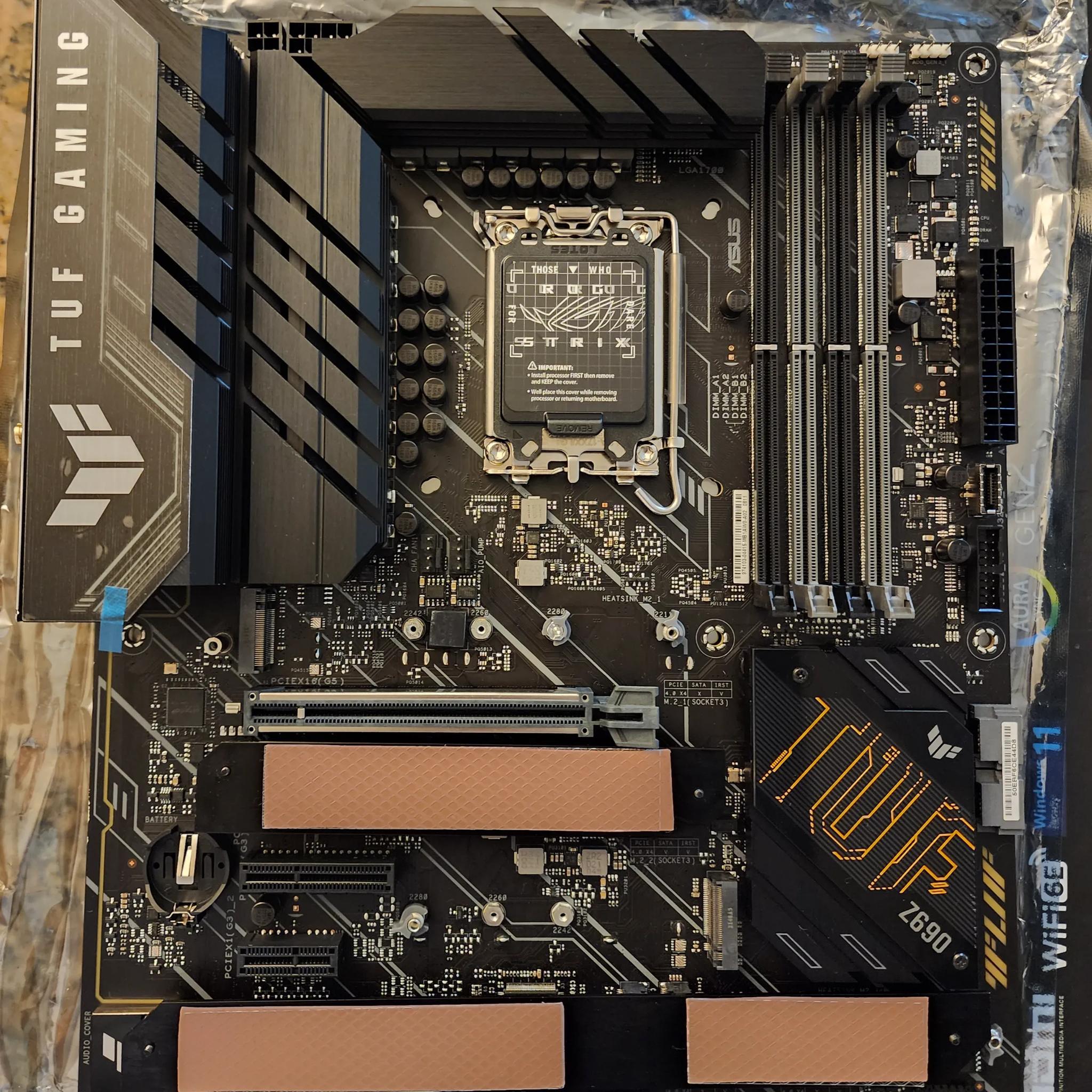 ASUS TUF Gaming Z690-Plus WiFi LGA 1700 **DDR5**