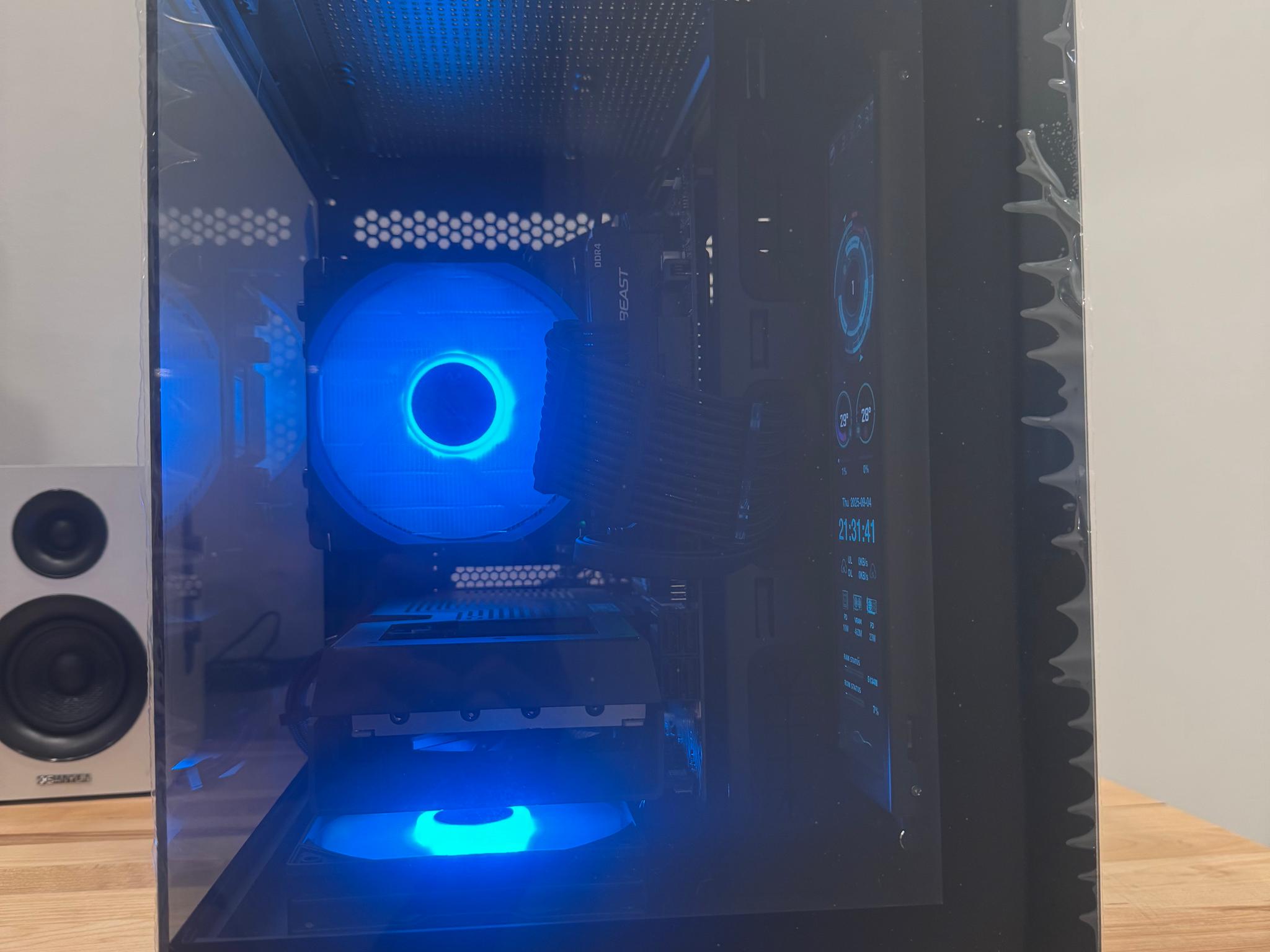 MUST-GO SALE! 9060XT⚫️Blackout⚫️PC