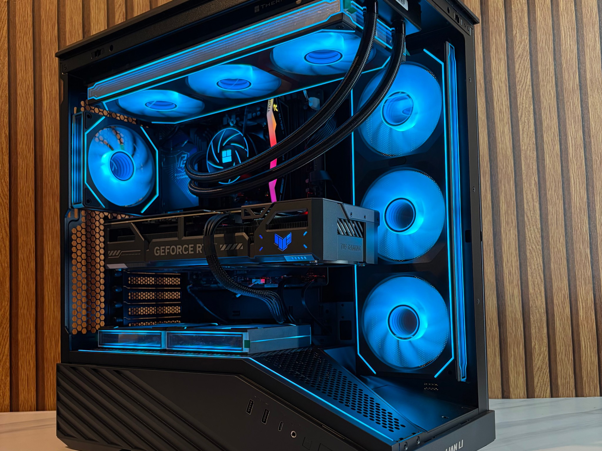 RTX 5070 | RYZEN 7 7800X3D | 16GB DDR5 | 750W PSU | 2TB NVME | 360MM AIO