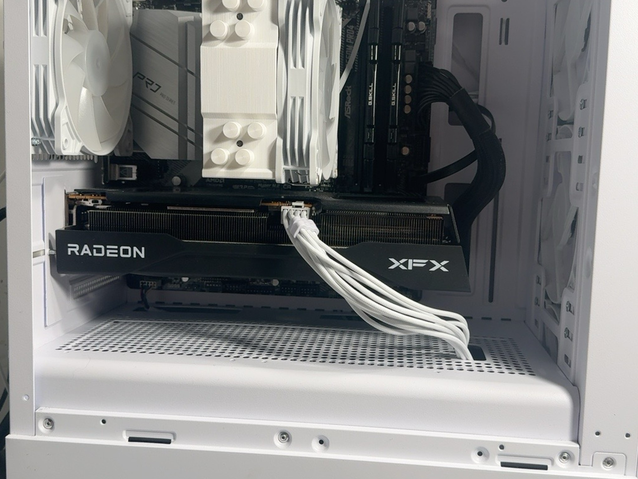 Radeon RX 9060 XT 16GB Custom Gaming PC - Ryzen 7 5700X3D