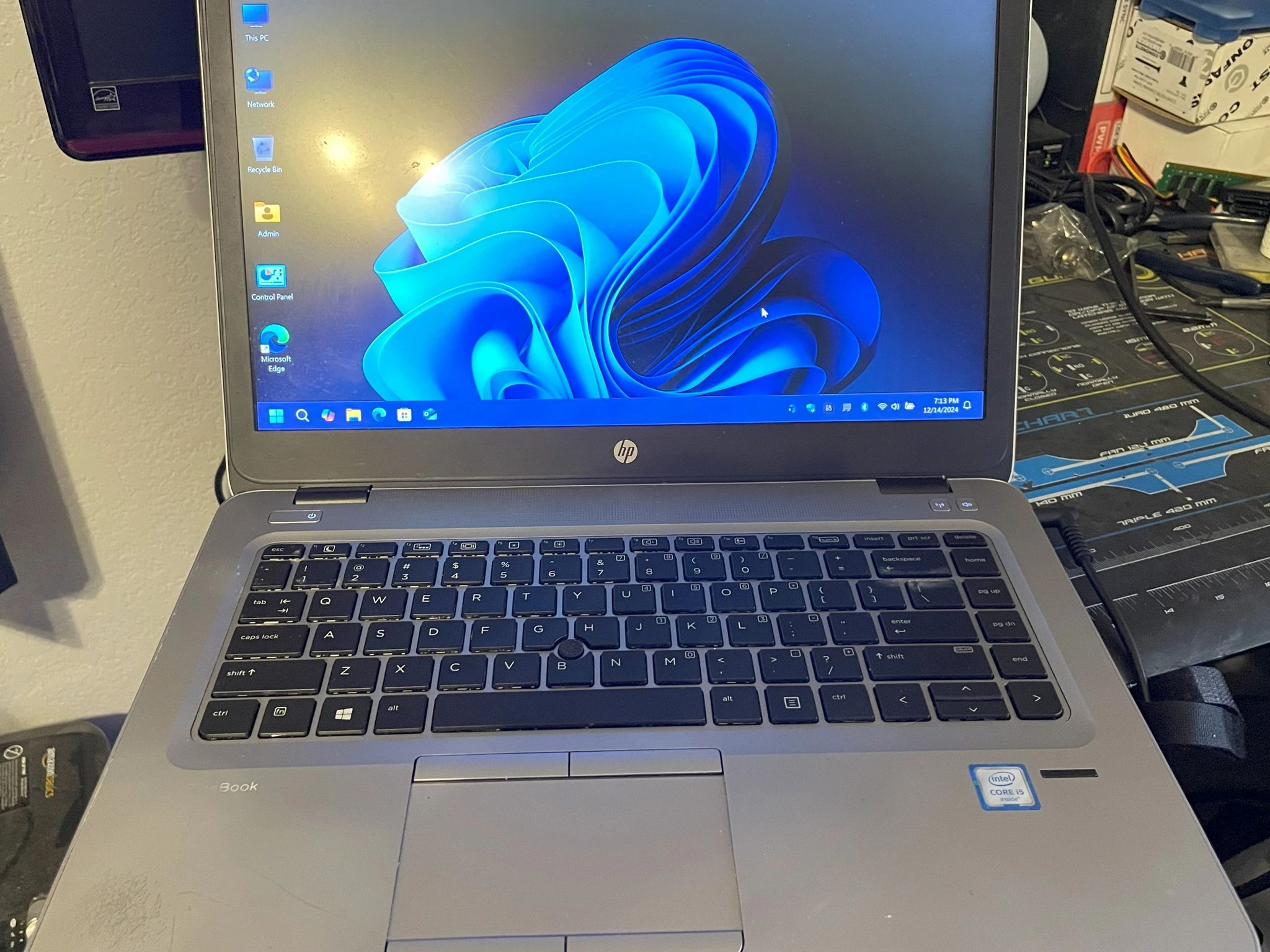 HP Elitebook 840 G3! Loaded! 32GB RAM, 1TB NVME SSD!