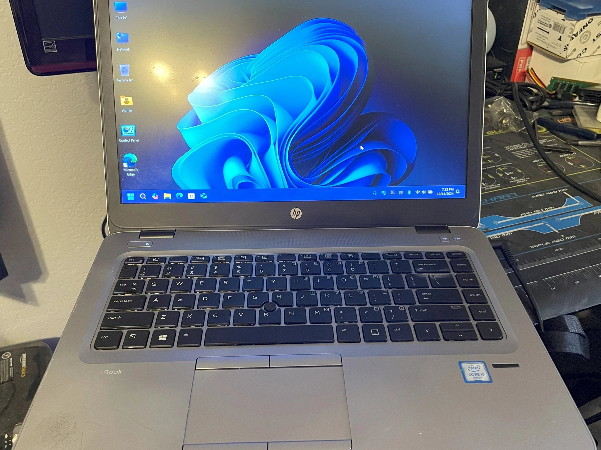 HP Elitebook 840 G3! Loaded! 32GB RAM, 1TB NVME SSD!