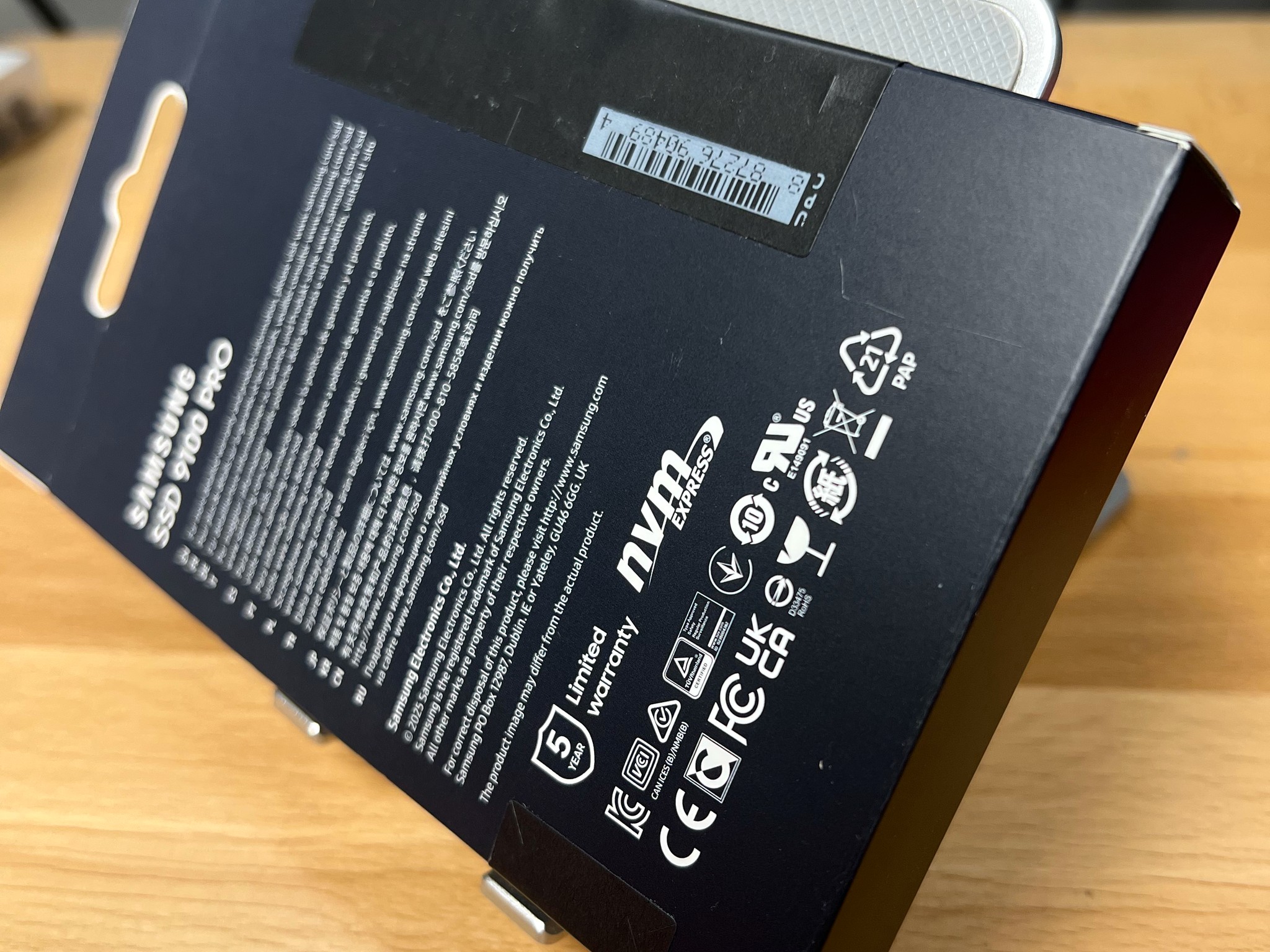Samsung - 9100 PRO 4TB Internal SSD PCIe Gen 5x4 NVMe, Speeds Up to 14800 MB/s