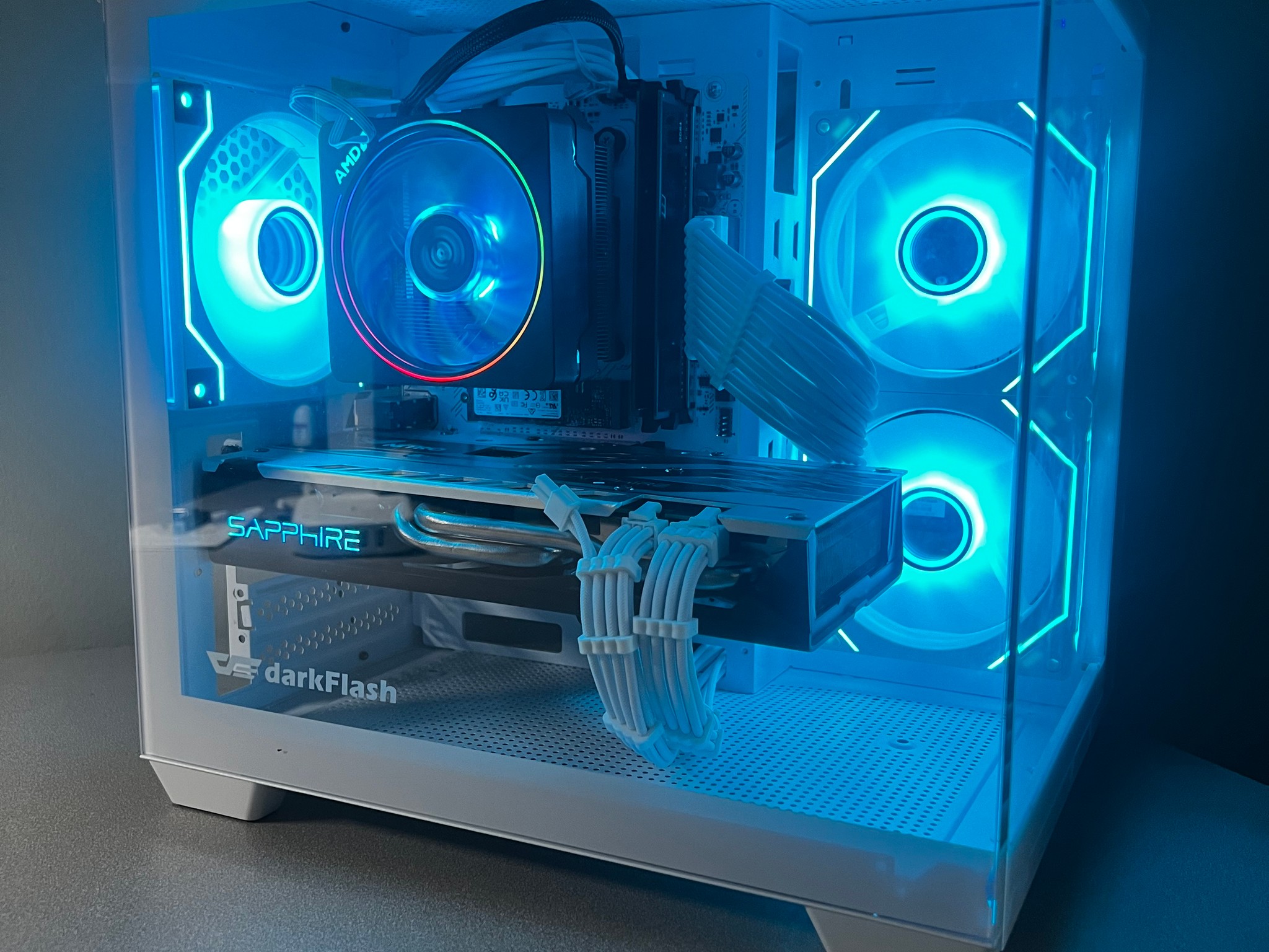 FrostByte Gaming PC | AMD Ryzen 5 2600 | AMD Sapphire Nitro 8GB | 16GB DDR4