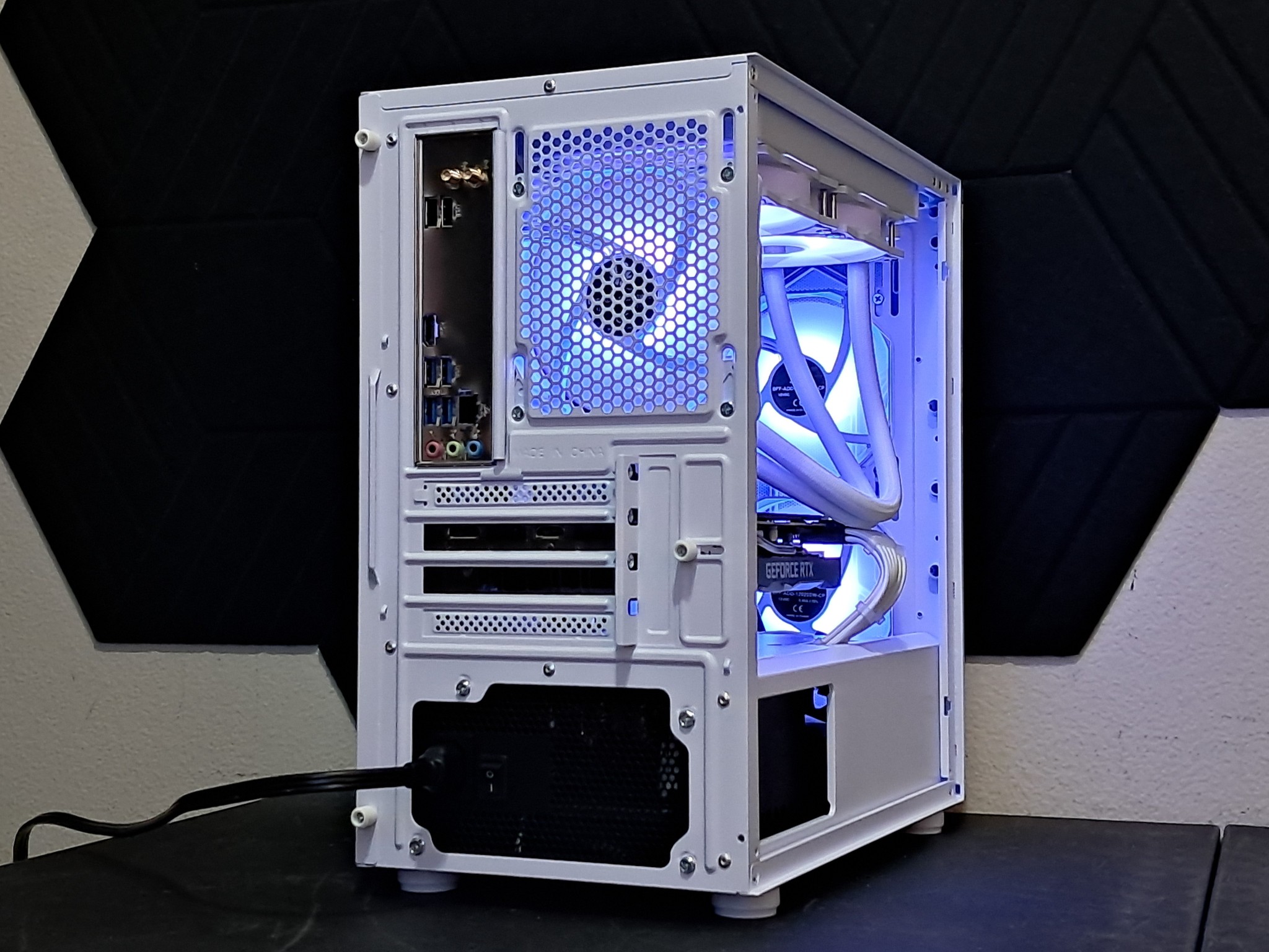 ❄️Frosty RTX Gamer❄️2070 Super | Ryzen 5 5500 | 16GB Corsair DDR4 | 1.25 TB SSD | WiFi!