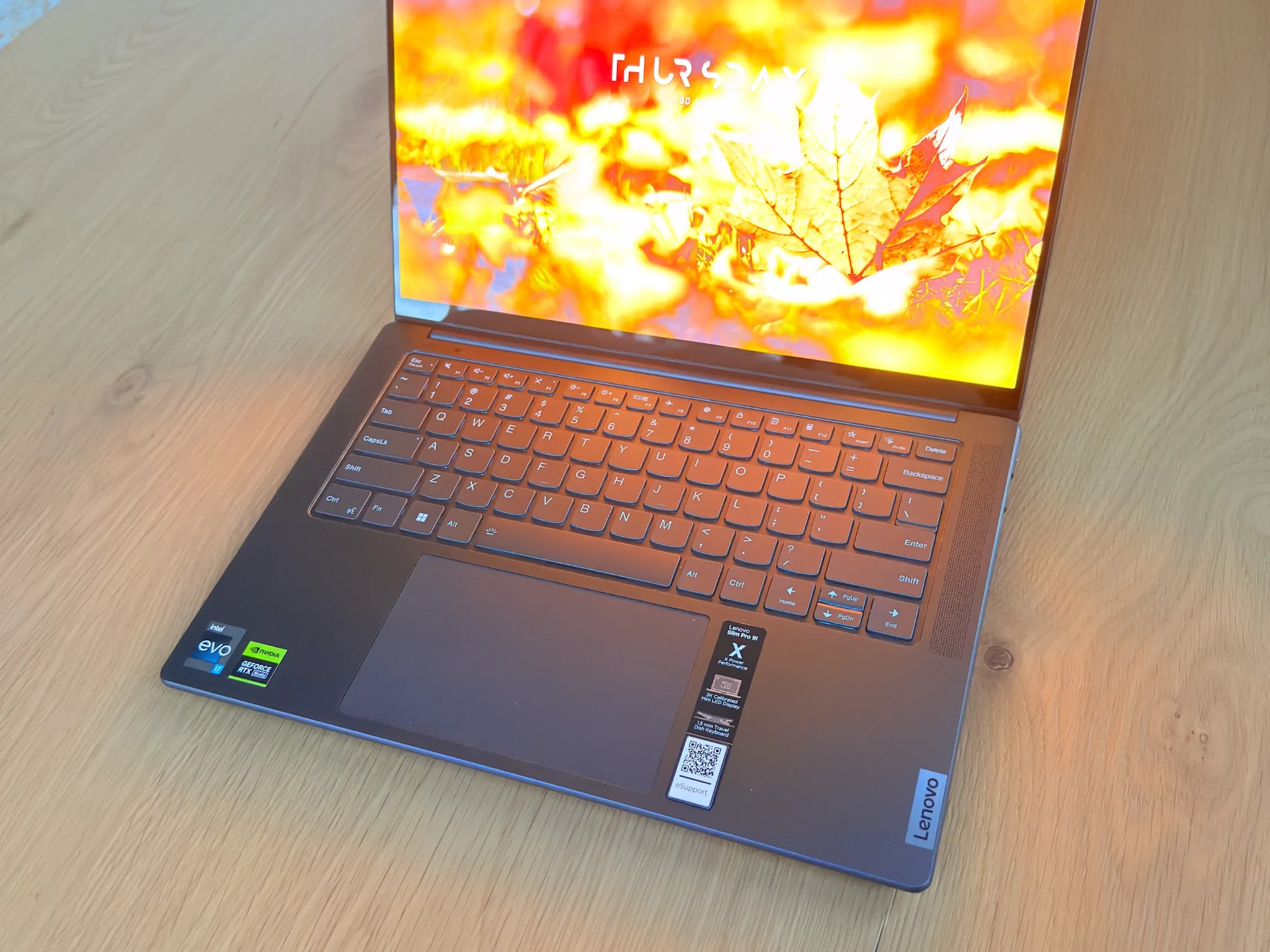 LIKE NEW! Lenovo Slim Pro 9i 14"