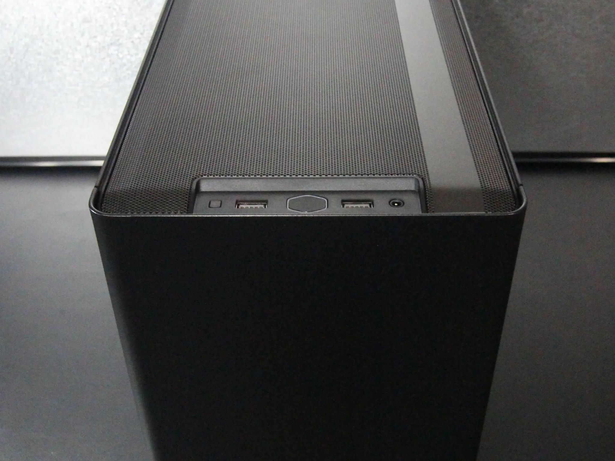 Mini-ITX Water Cooled Gaming PC / AMD Ryzen 7 5800X / RTX 3060ti / 32GB DDR4 / 1TB / Windows 11 Pro
