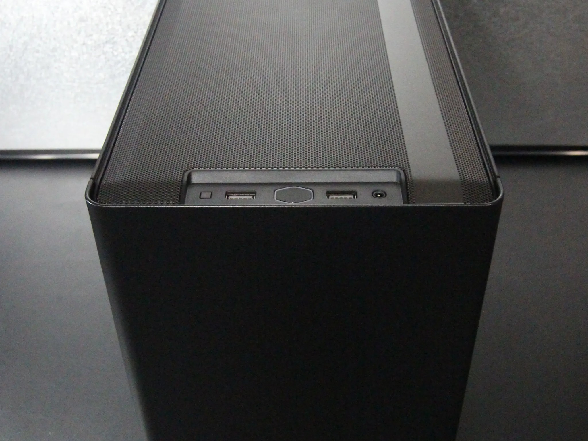 Mini-ITX Water Cooled Gaming PC / AMD Ryzen 7 5800X / RTX 3060ti / 32GB DDR4 / 1TB / Windows 11 Pro