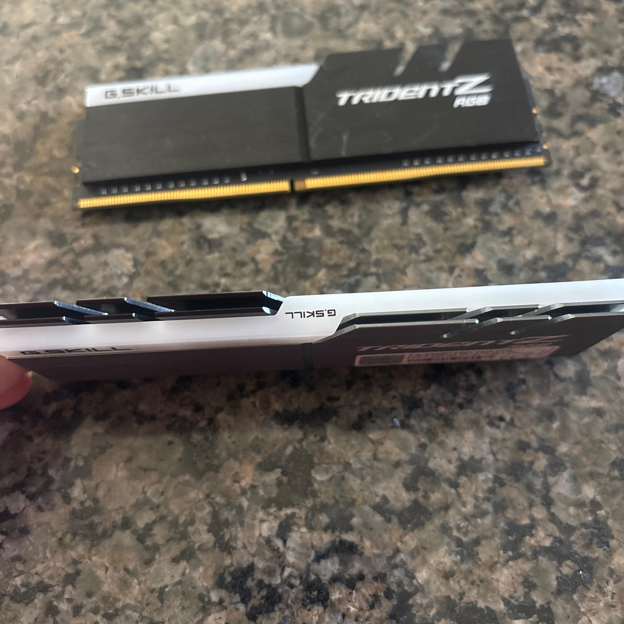 16GB  DDR4 3000