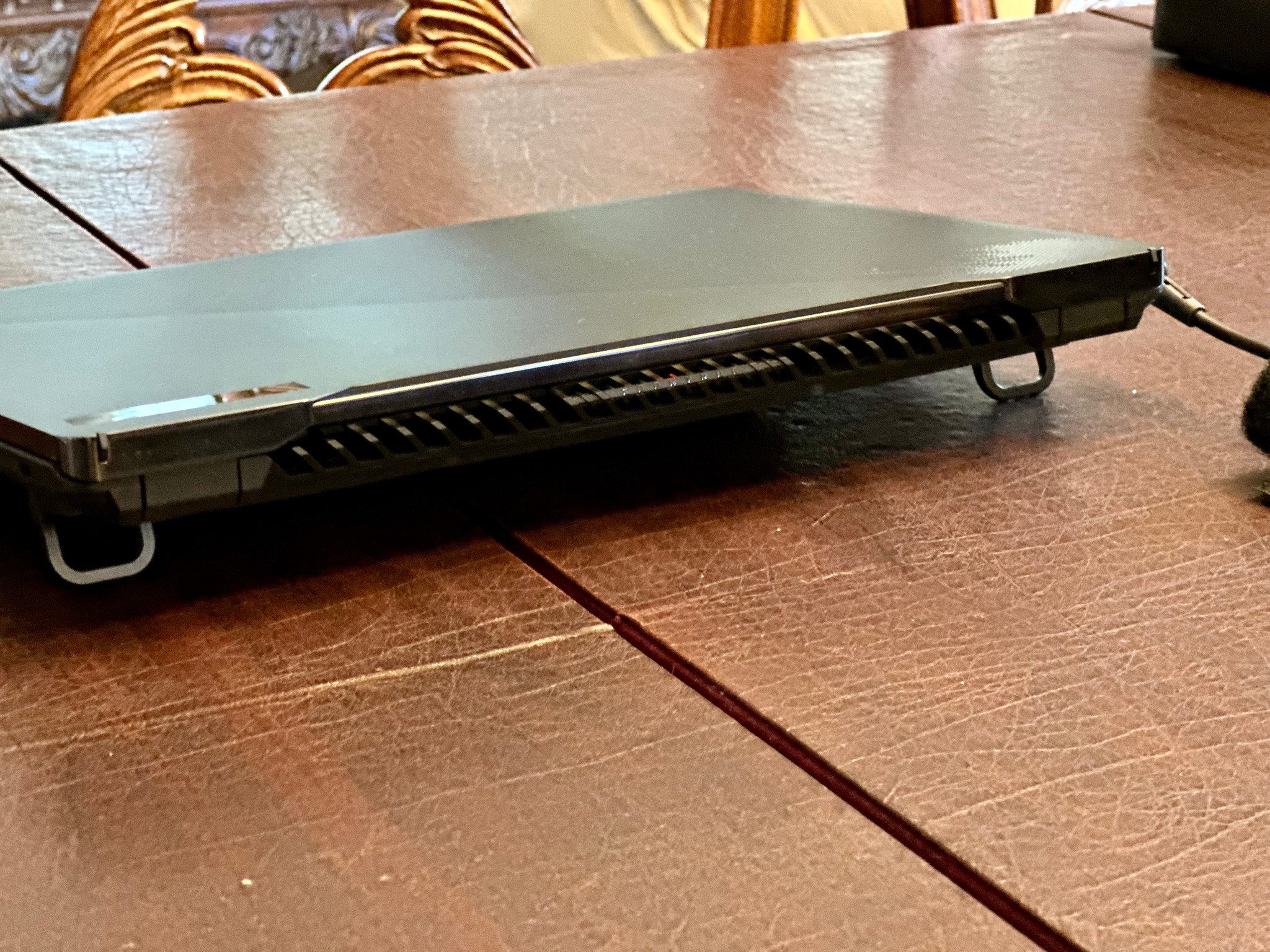 ASUS ROG Zephyrus M16 16” 240Hz 1600p RTX 4070 13900H 32GB Gaming Laptop w/ Mouse and Bag