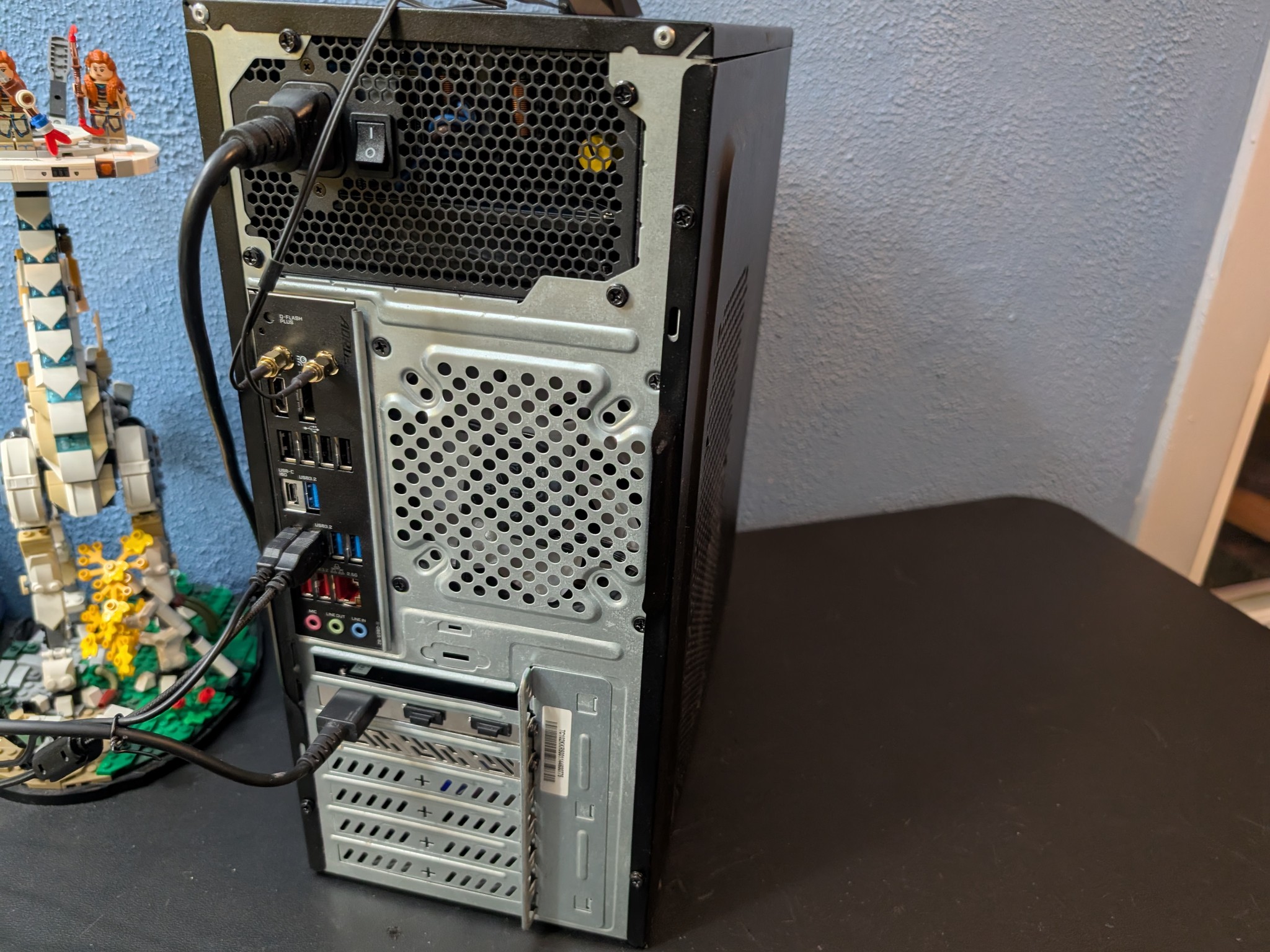 1440p All AMD Sleeper Gaming PC | AMD 7600x, 9060 XT (16GB) | 32GB RAM | 1TB SSD | Win. 11 PRO