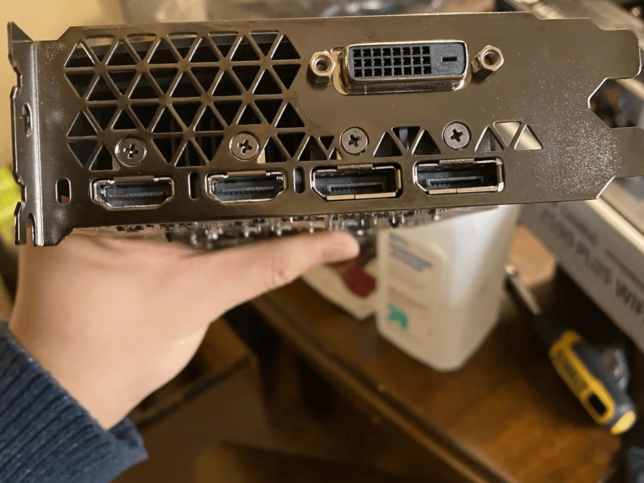 ASUS GTX 1070 Blower Style Cooler