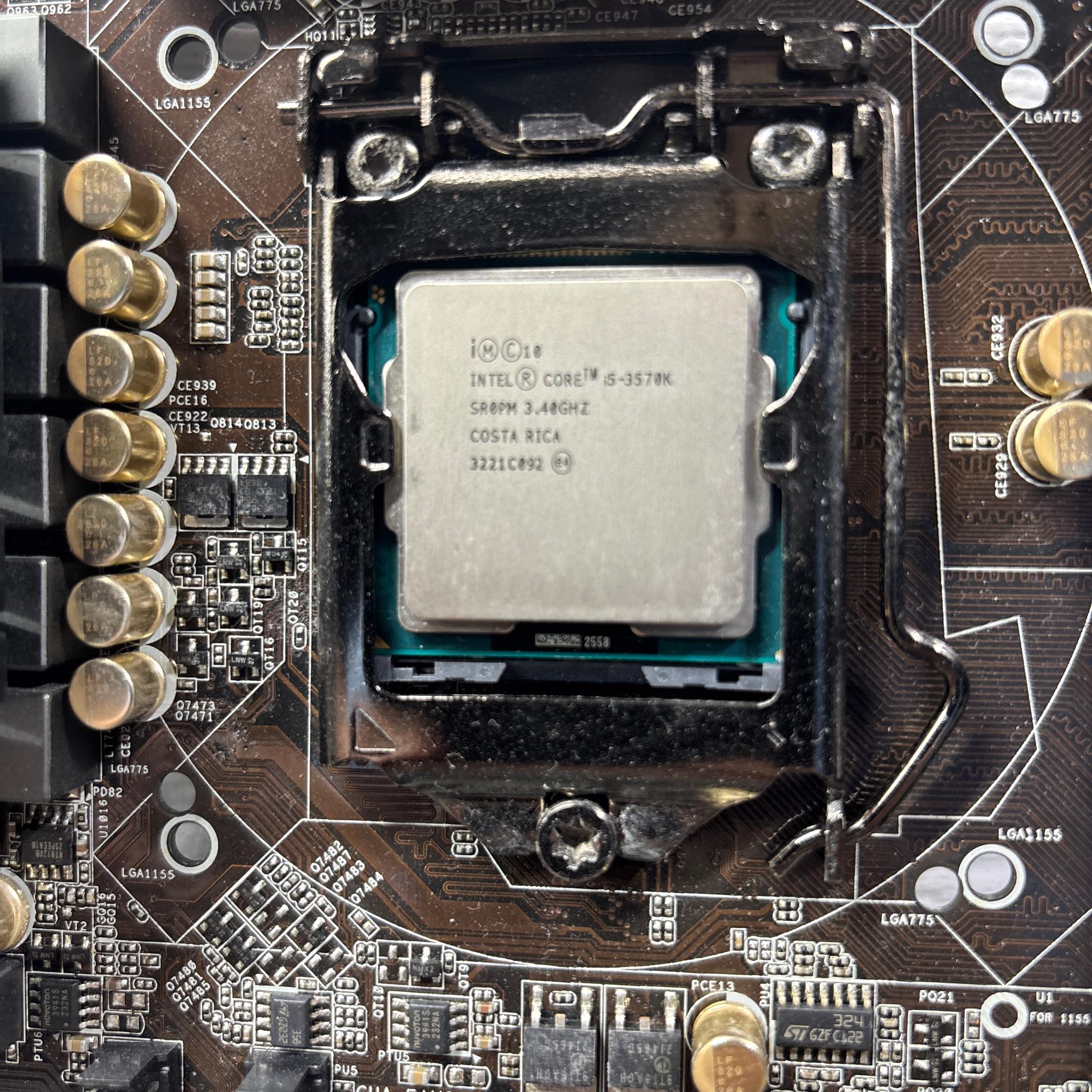 ASRock Z77 Extreme4 + Intel i5-3570K LGA1155 DDR3 (Tested Working)