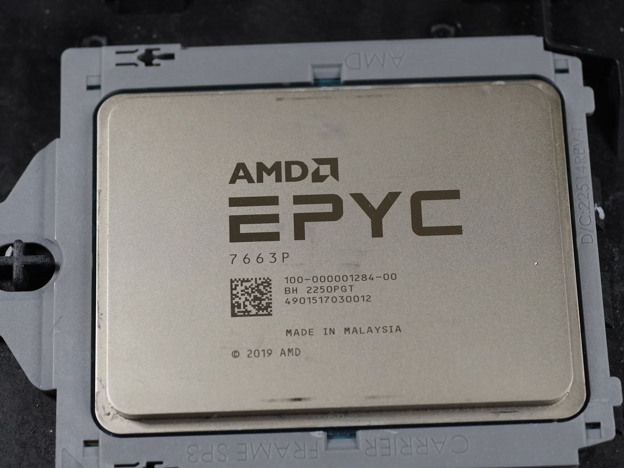 AMD Epyc 7663p 56-Core CPU