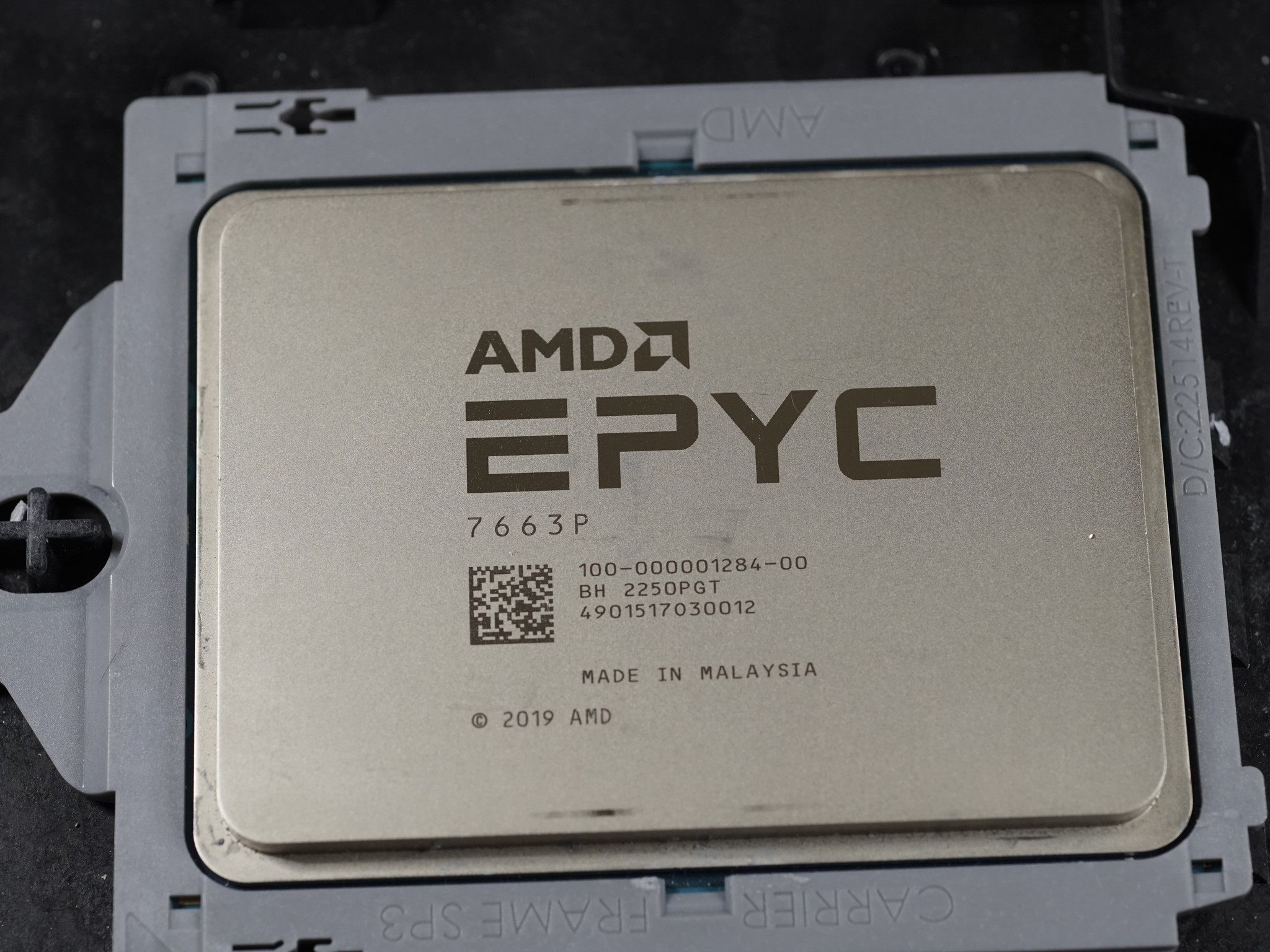 AMD Epyc 7663p 56-Core CPU
